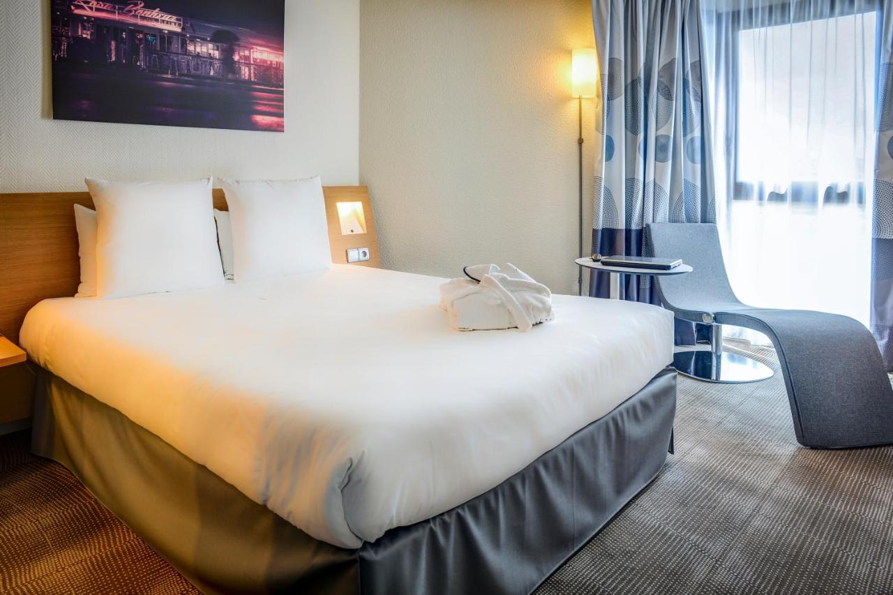 Double Executive Queen Bed