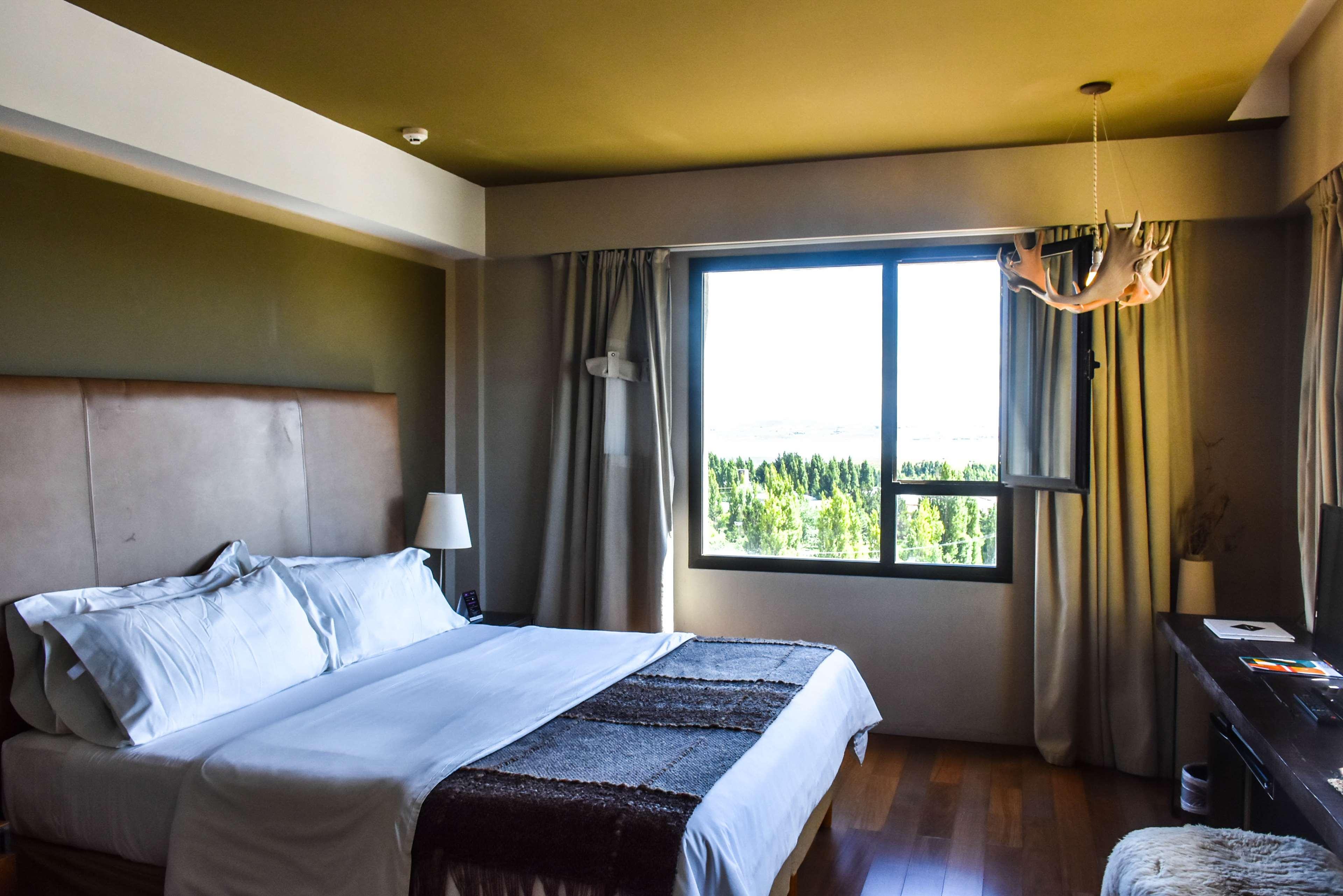 Room Business Queen Bed