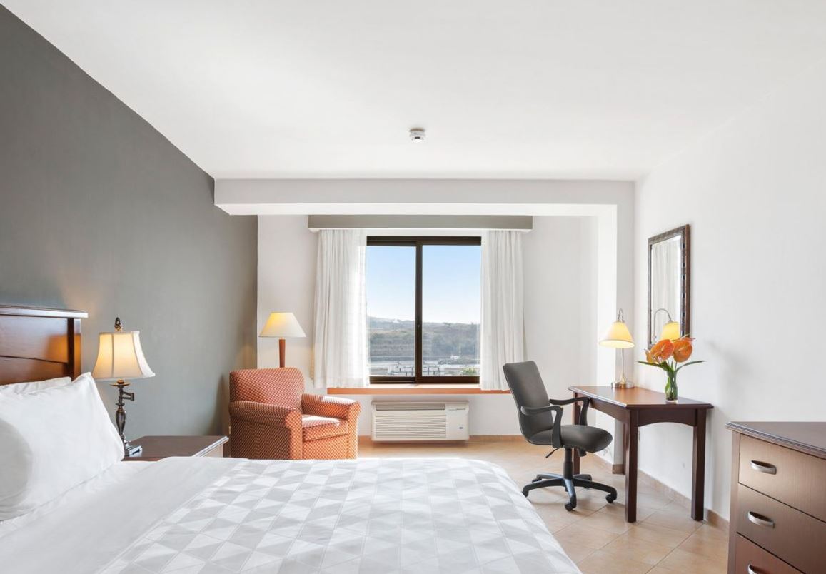 Double King Bed Non Smoking