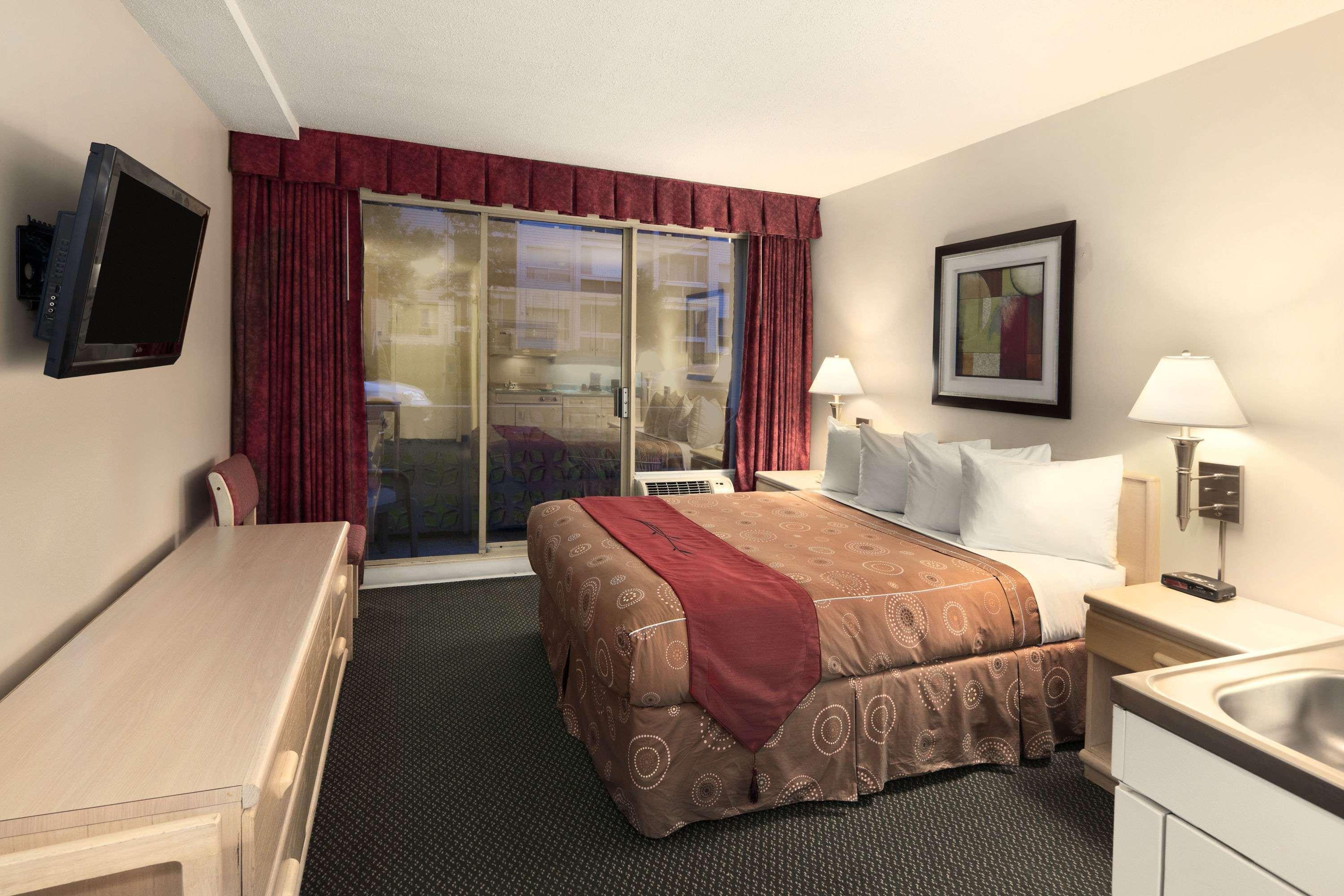 Double Queen Bed Non Smoking