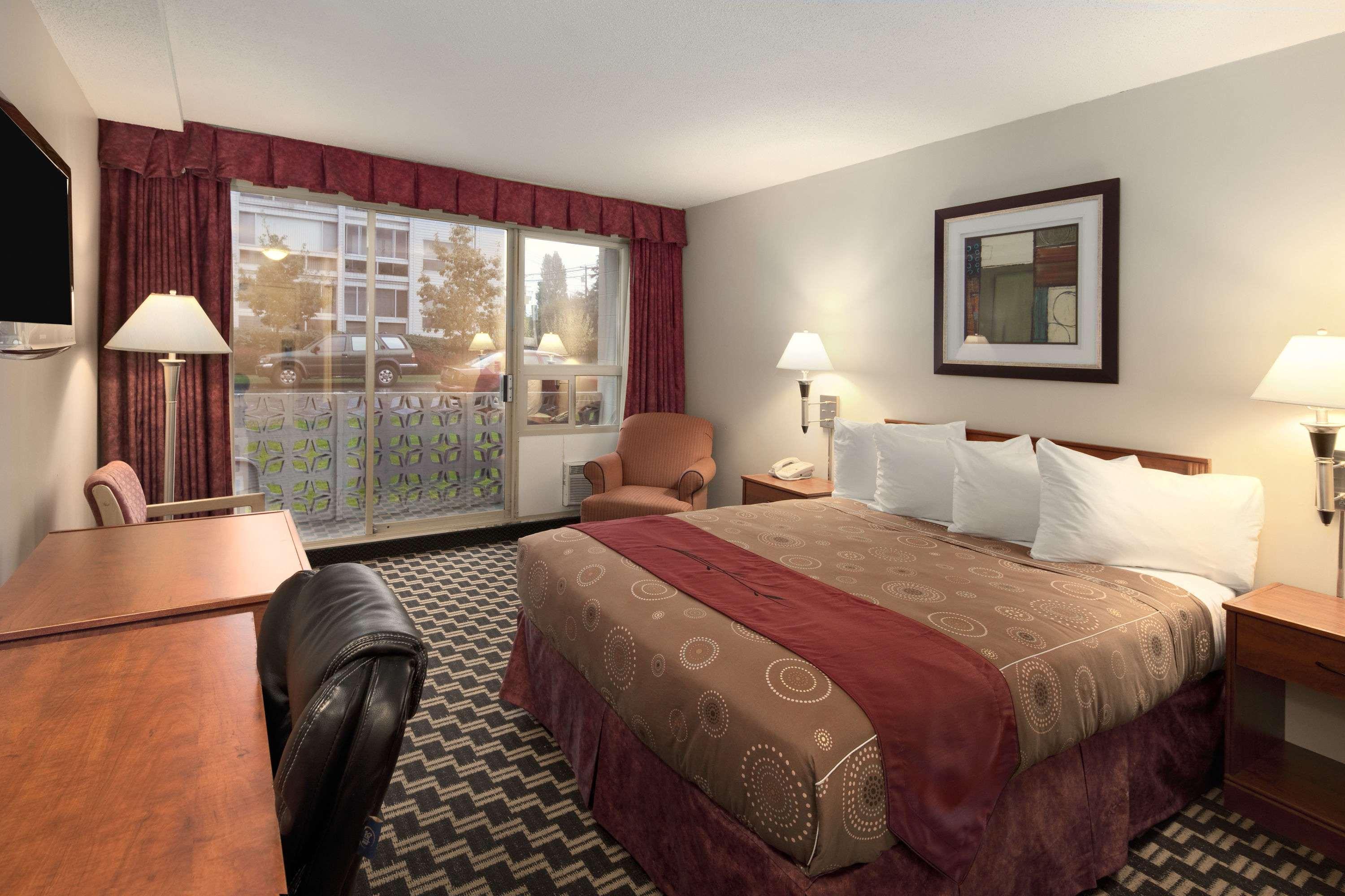 Double Queen Size Bed