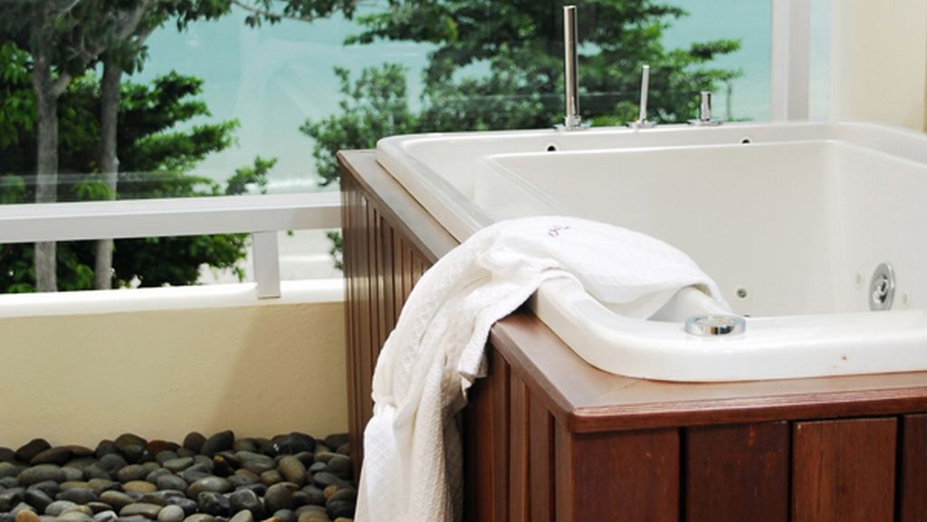 Double or Twin Deluxe with Jacuzzi