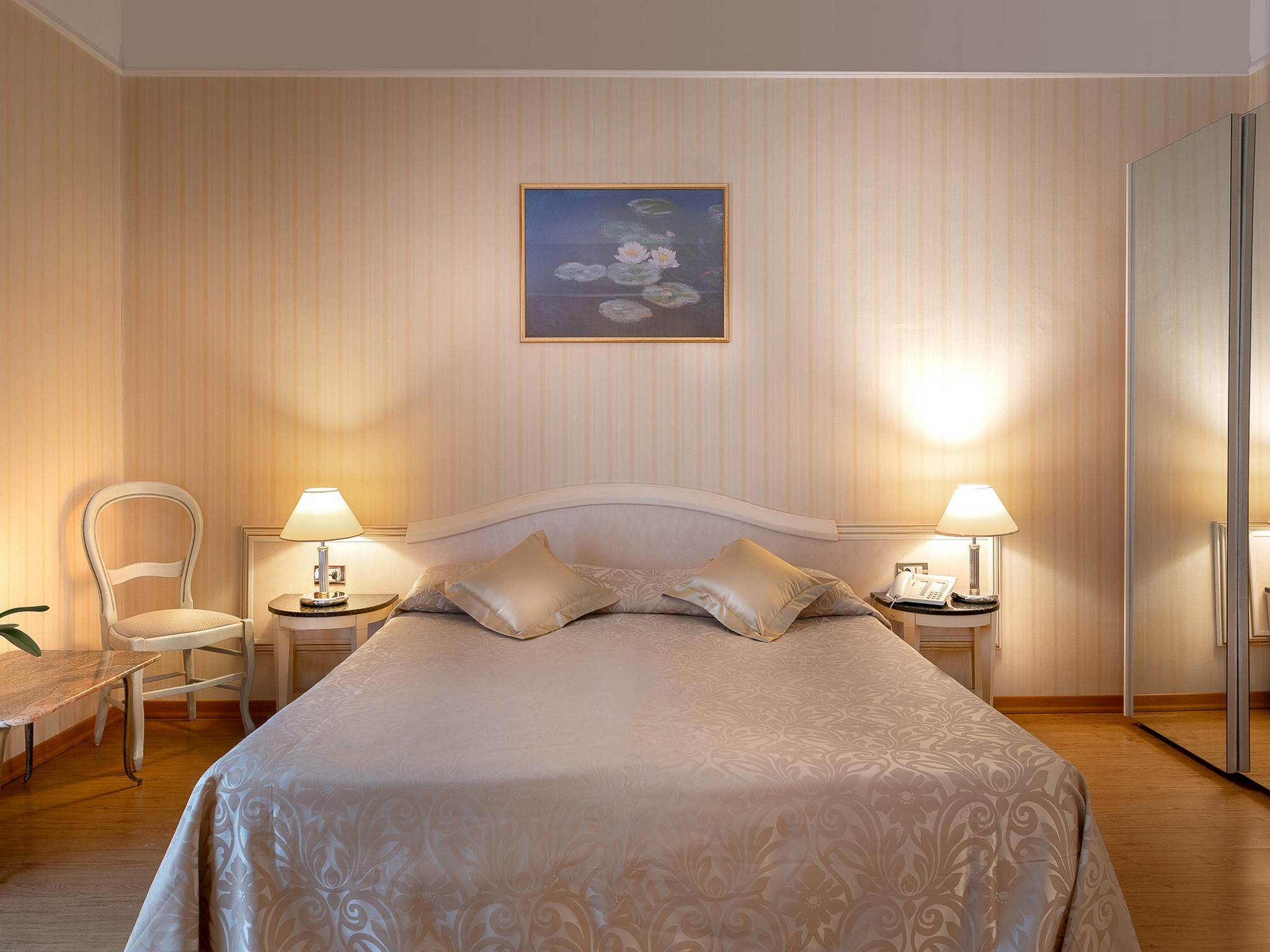 Double Single Executive