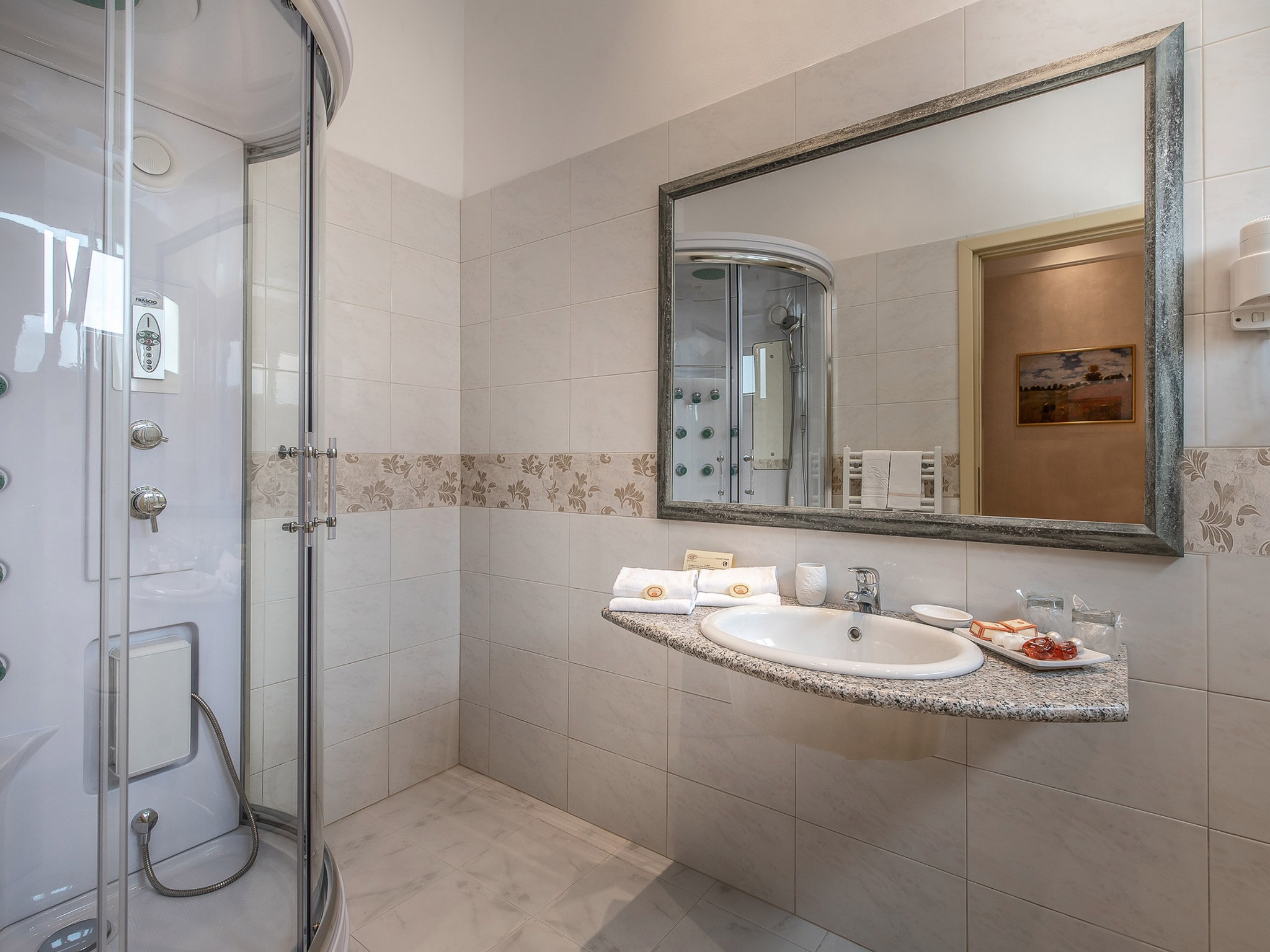 Double Single Executive