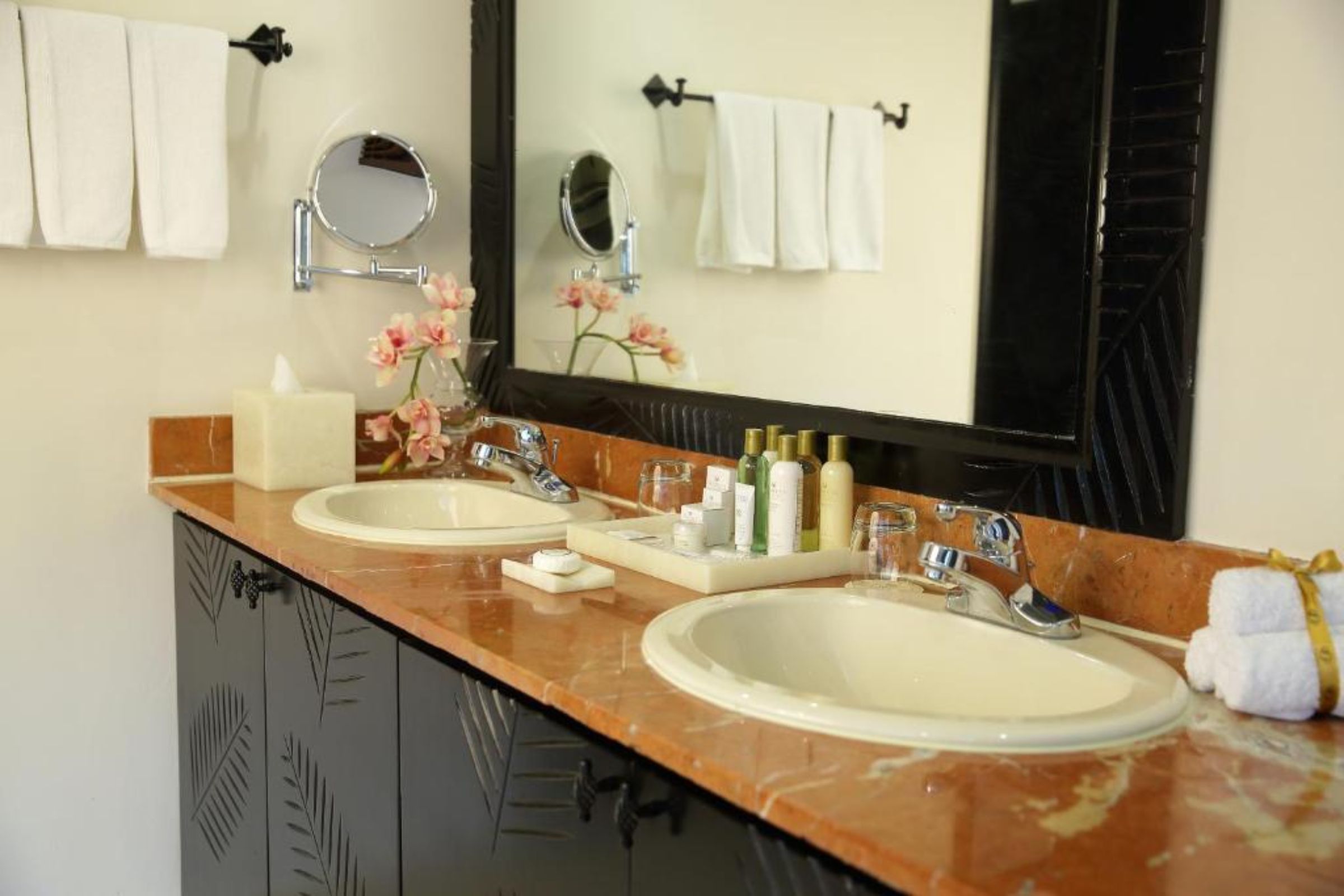 Twin Deluxe Partial Ocean View