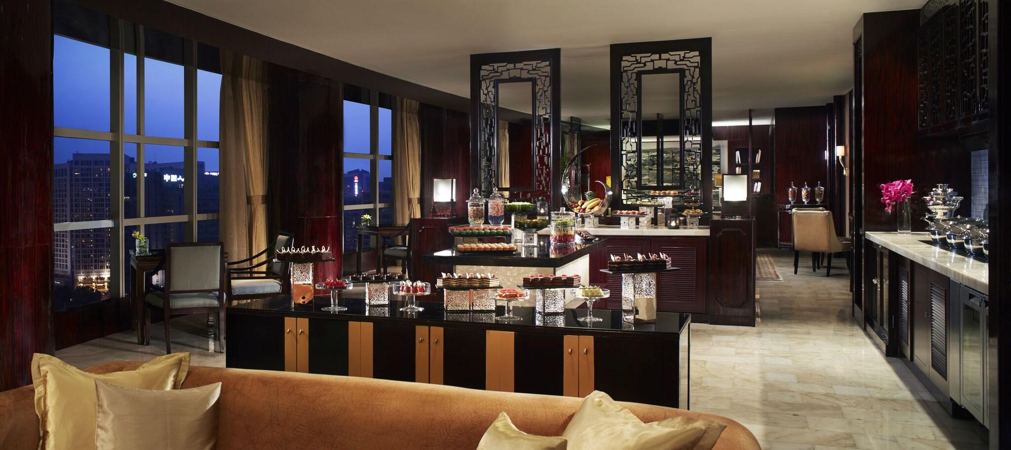 Double Executive King Bed