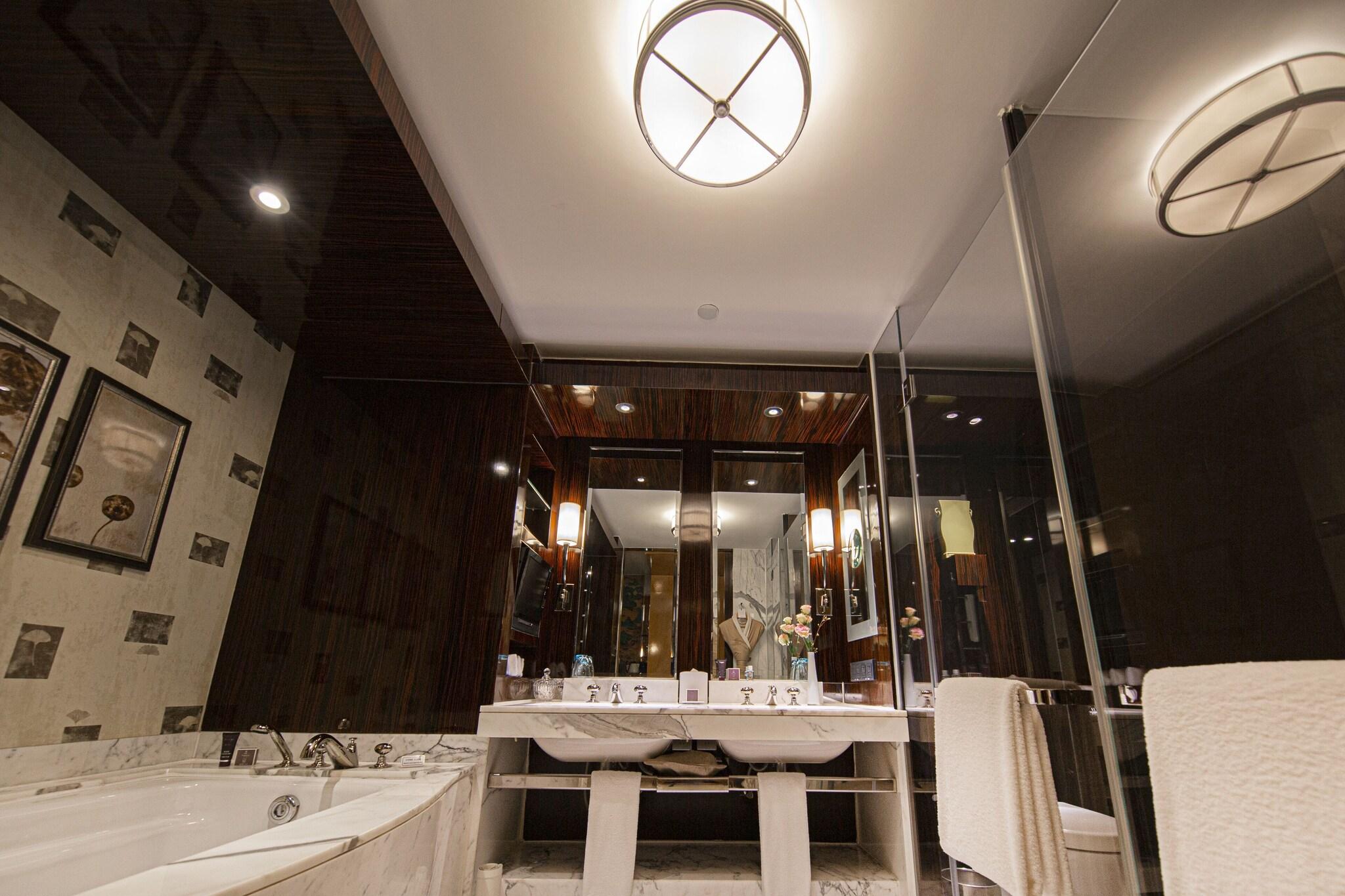 Double Executive 2 Double Beds