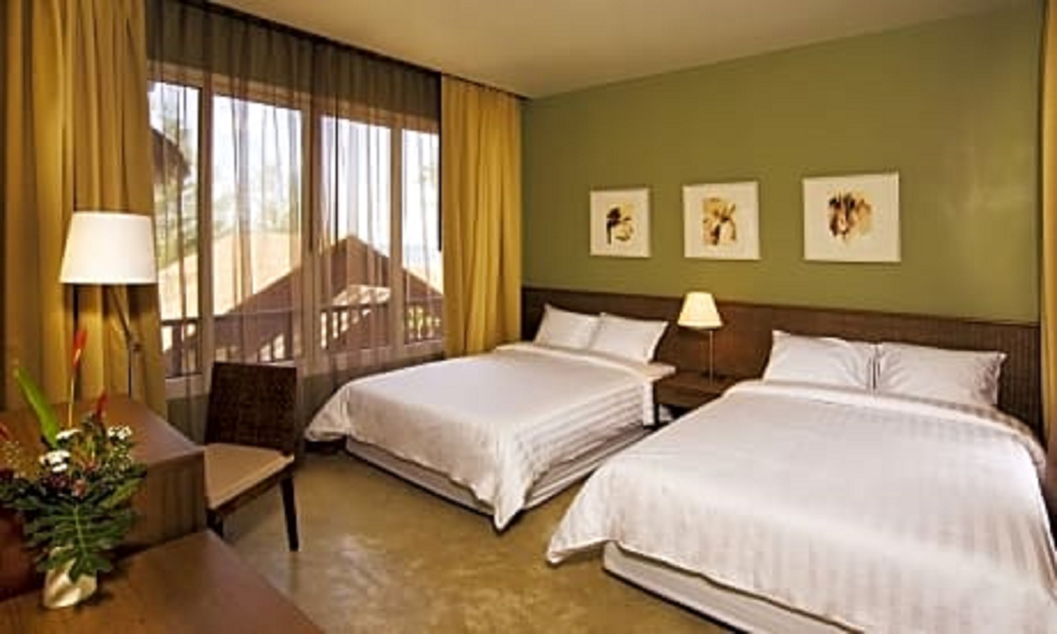 Family Room Garden View