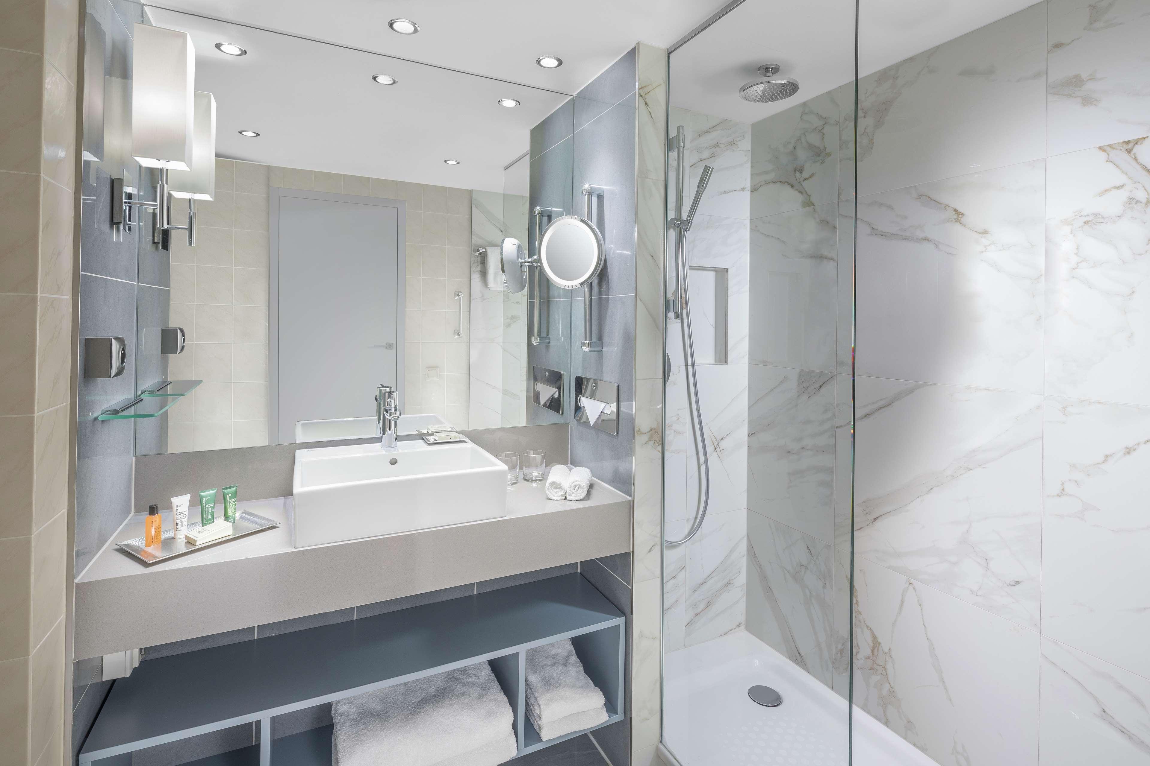 Room Guest Room King Bed