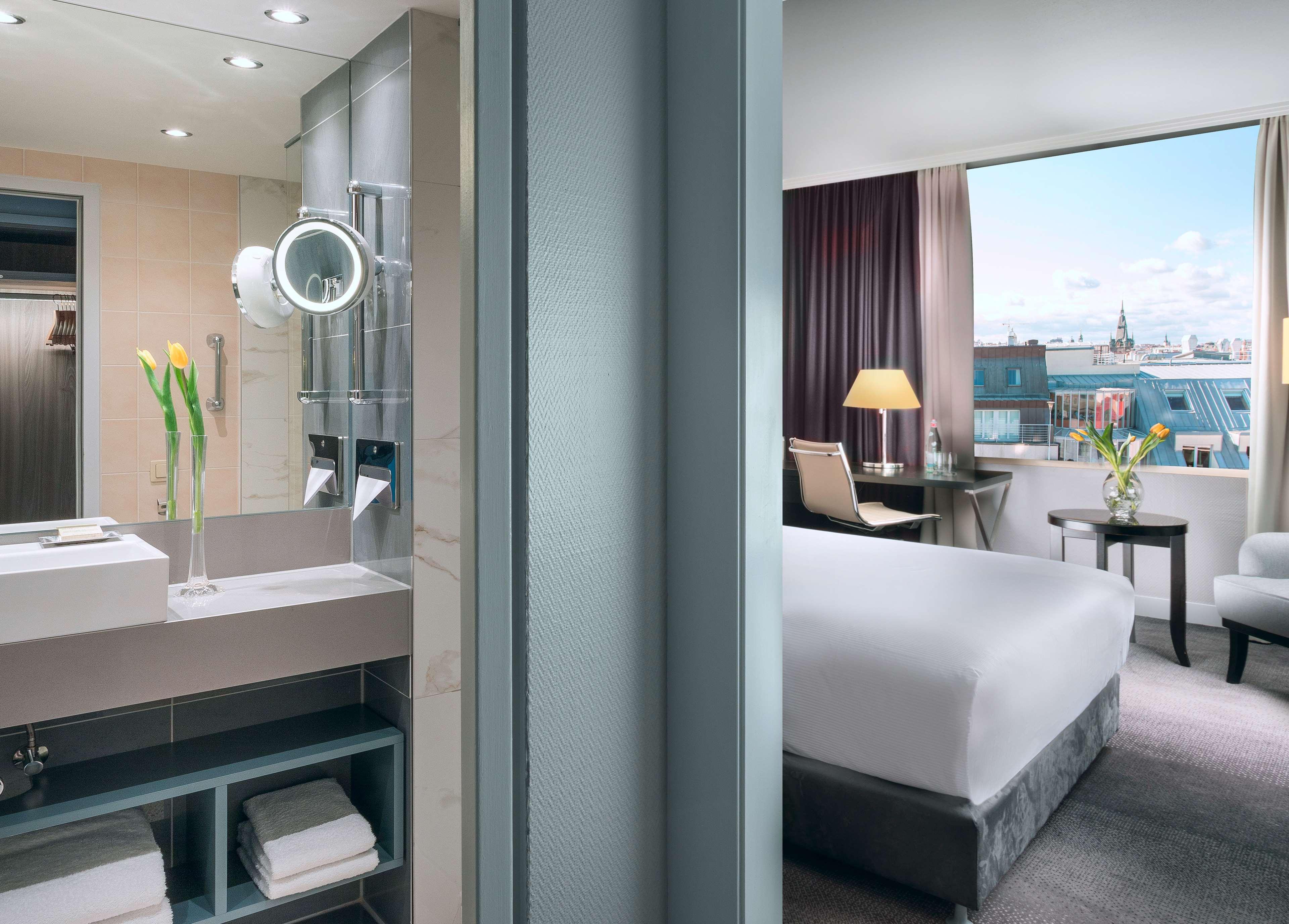 Room Guest Room King Bed