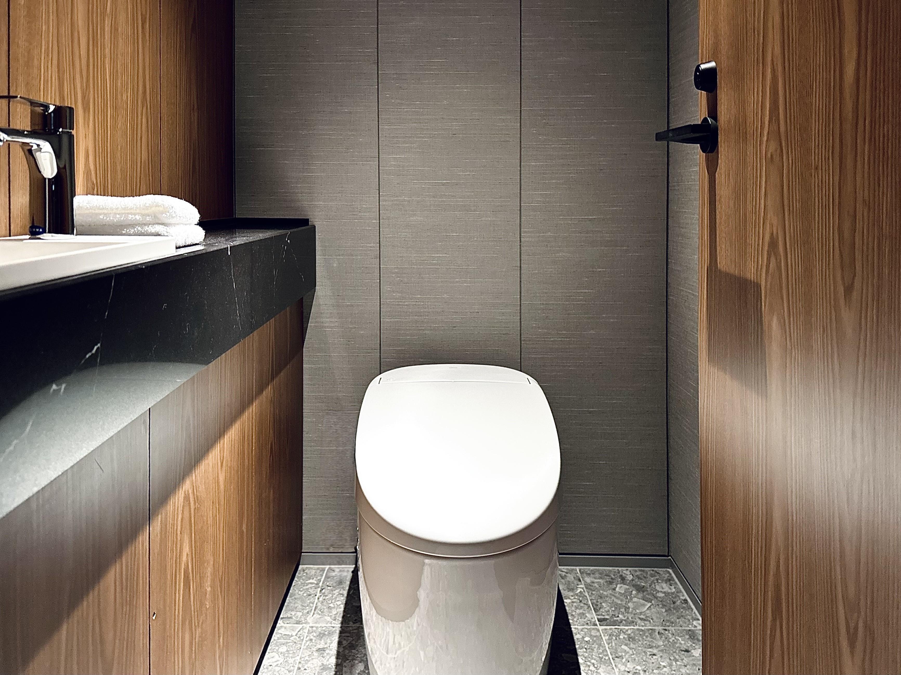 Twin Deluxe King Bed