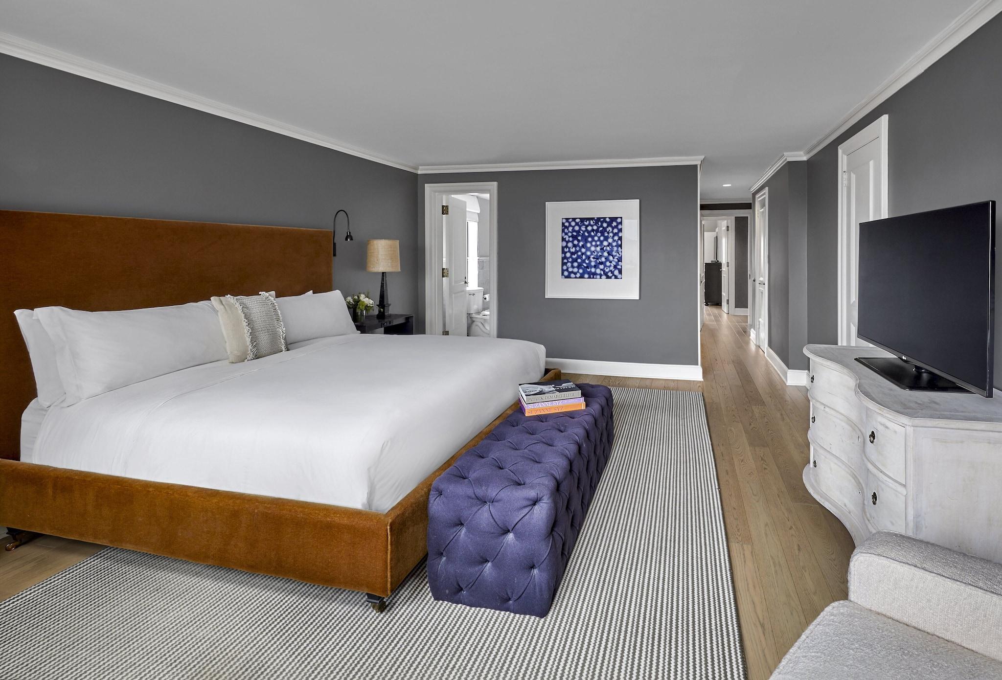 Studio King Size Bed