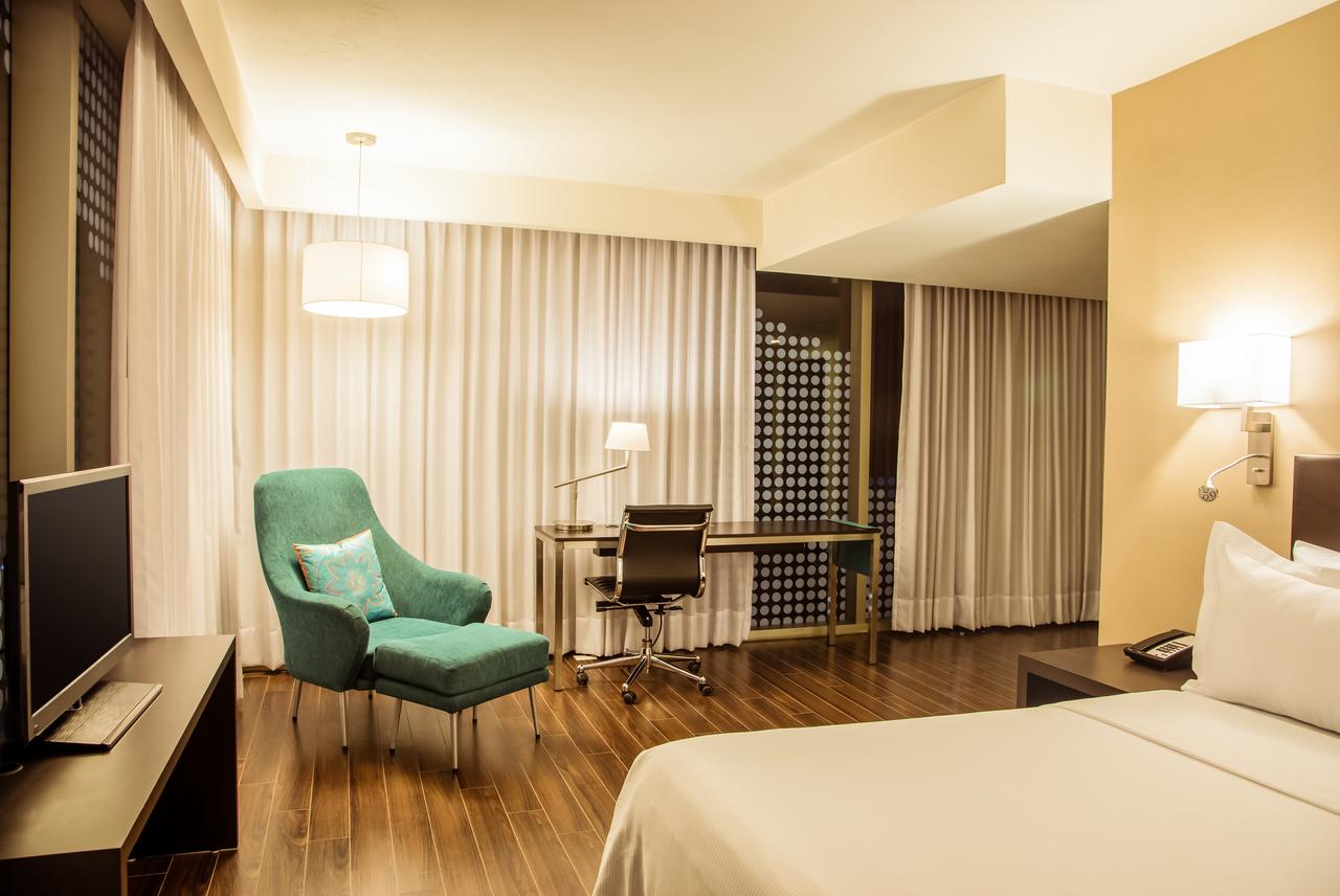 Room Deluxe King Bed