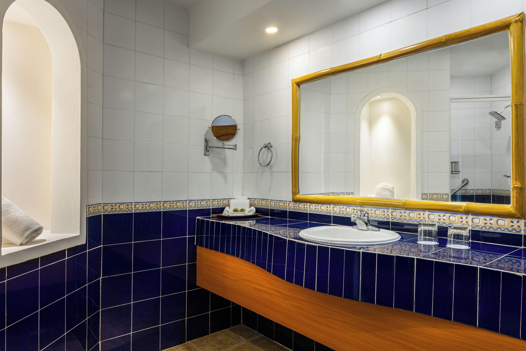 Double Deluxe King Bed