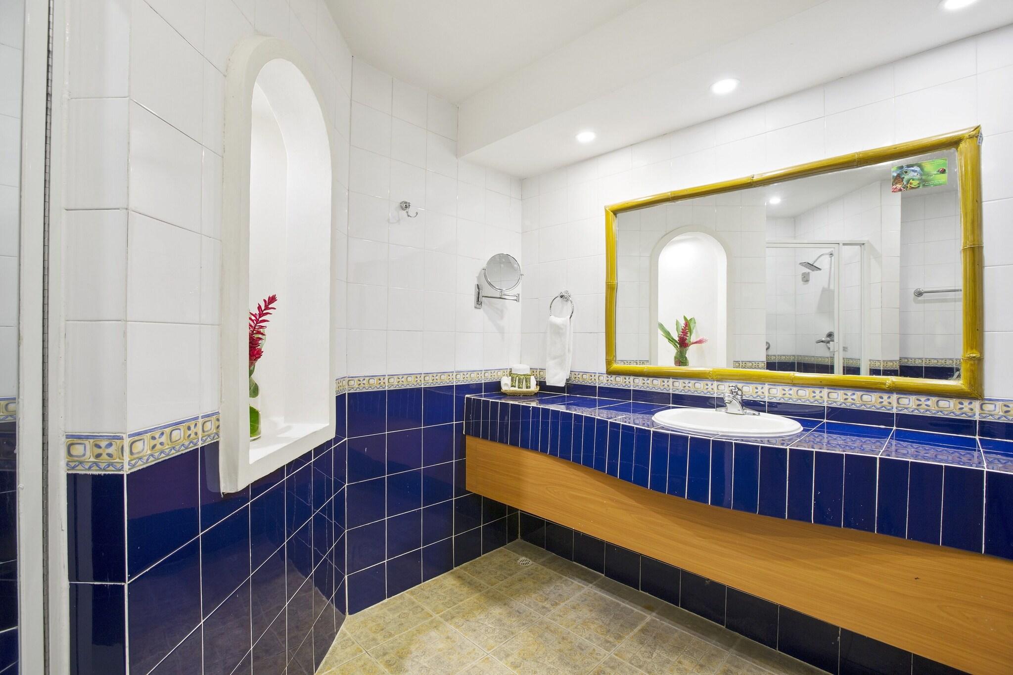 Double Deluxe King Bed