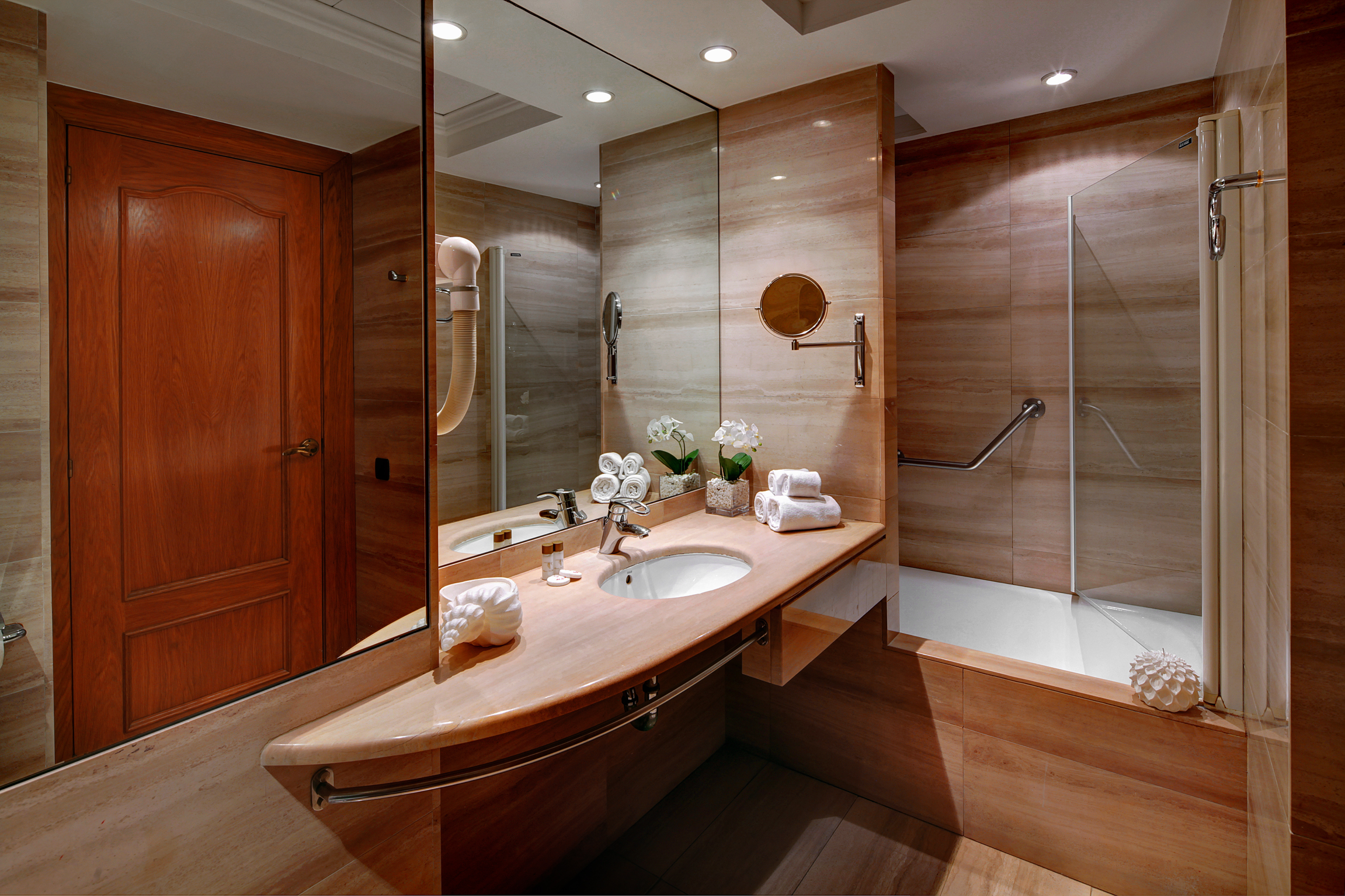 Apartment Capacity 3