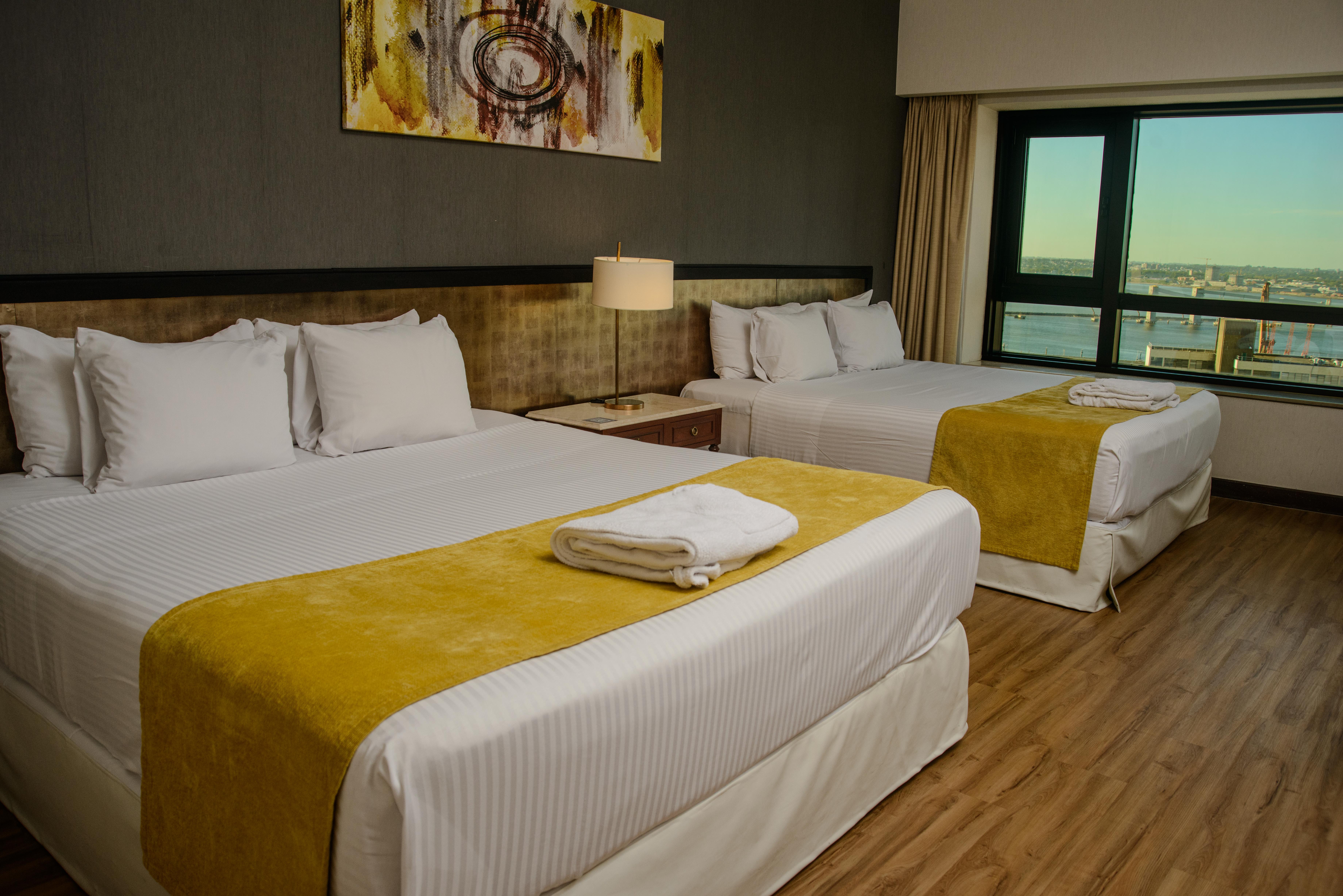 Twin Bay View King Bed