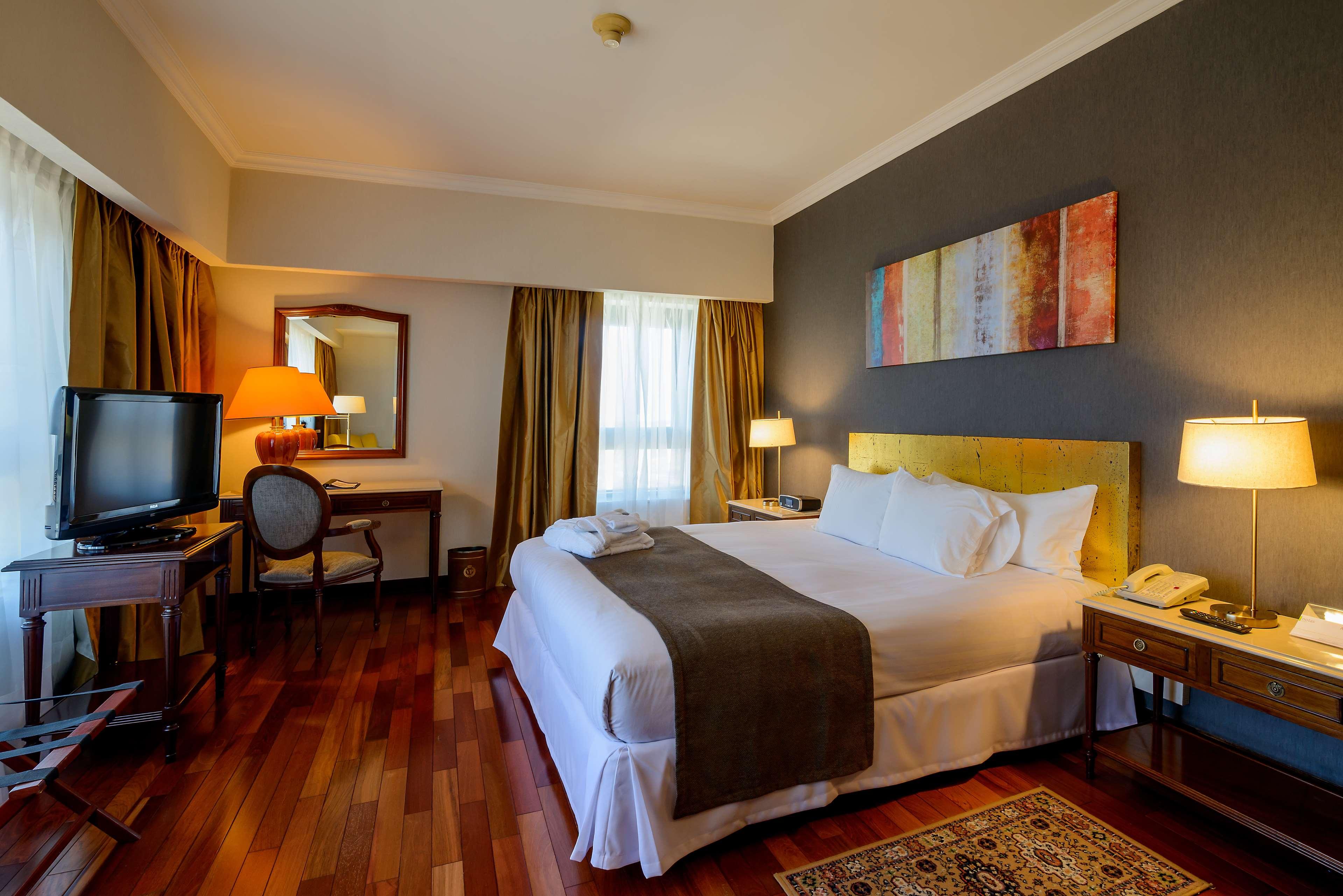 Suite Queen Size Bed