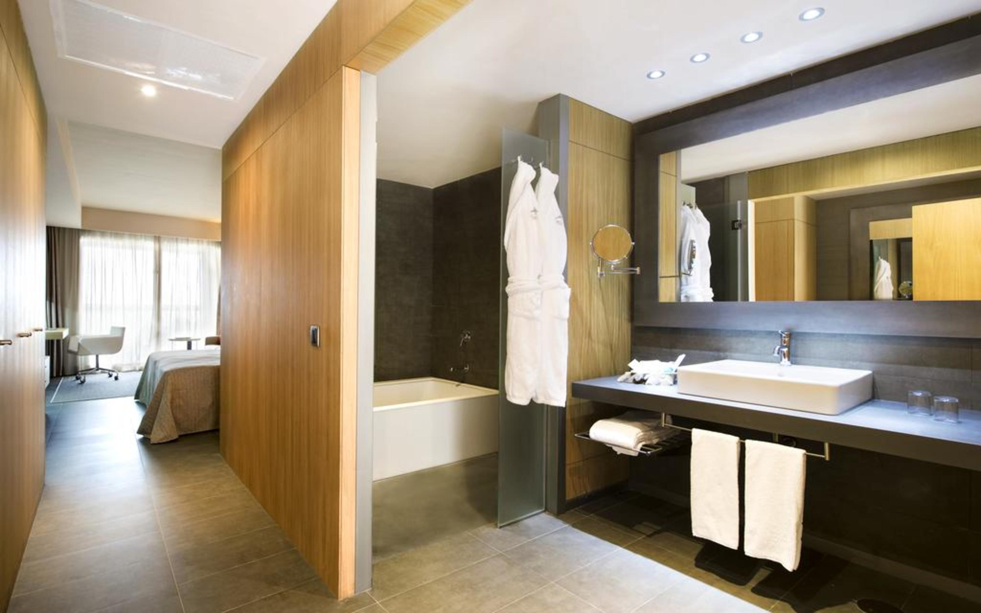 Double or Twin Side Sea View