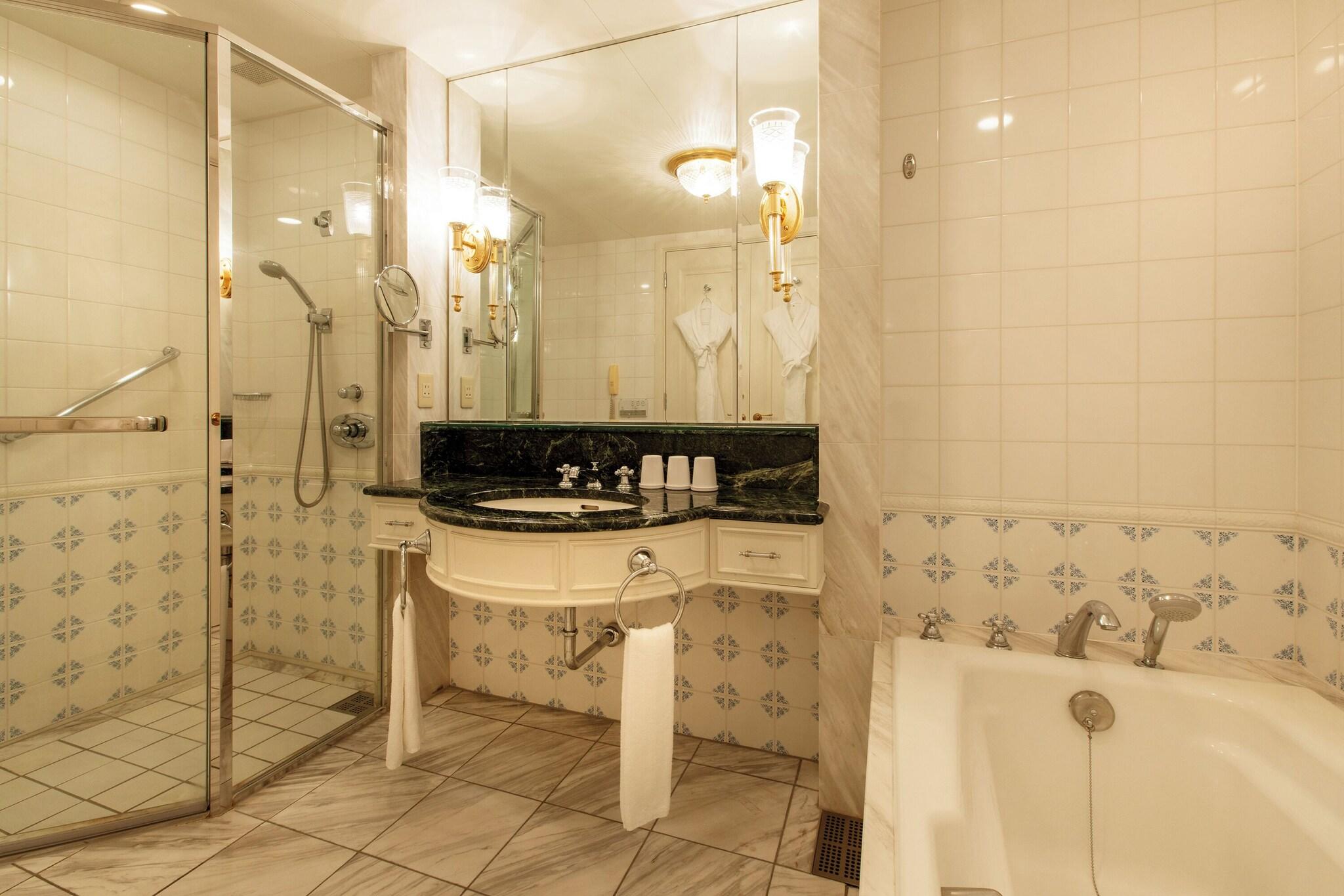 Room Connecting Room