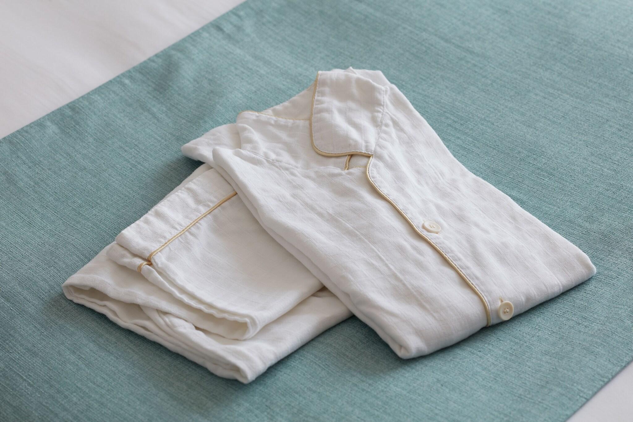 Room Connecting Room