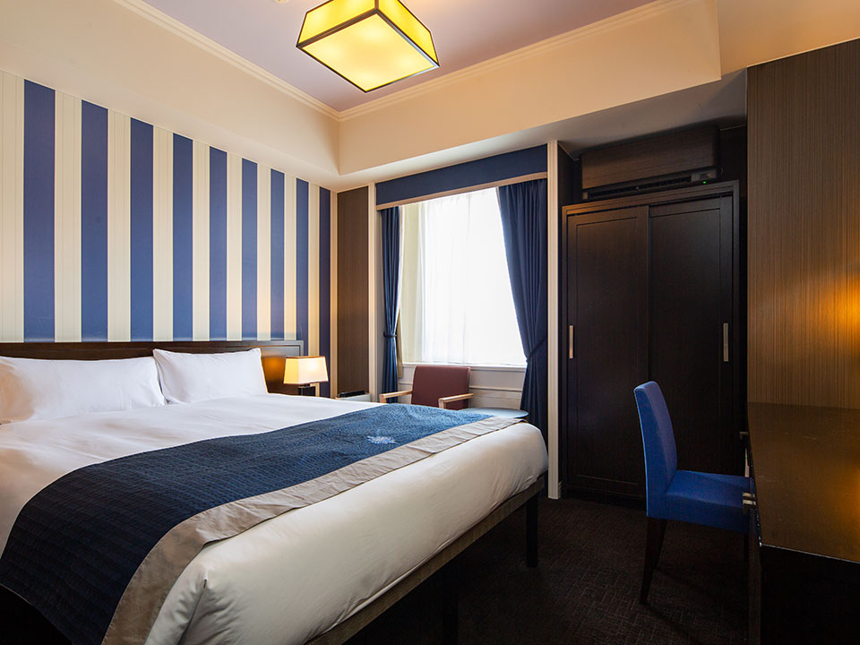 Double Queen Size Bed