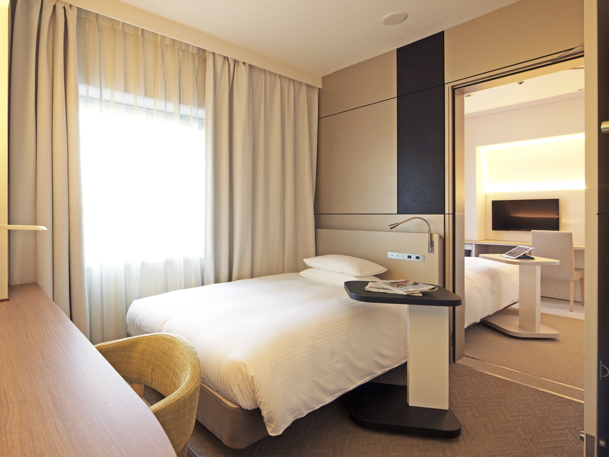 Single Connecting Room