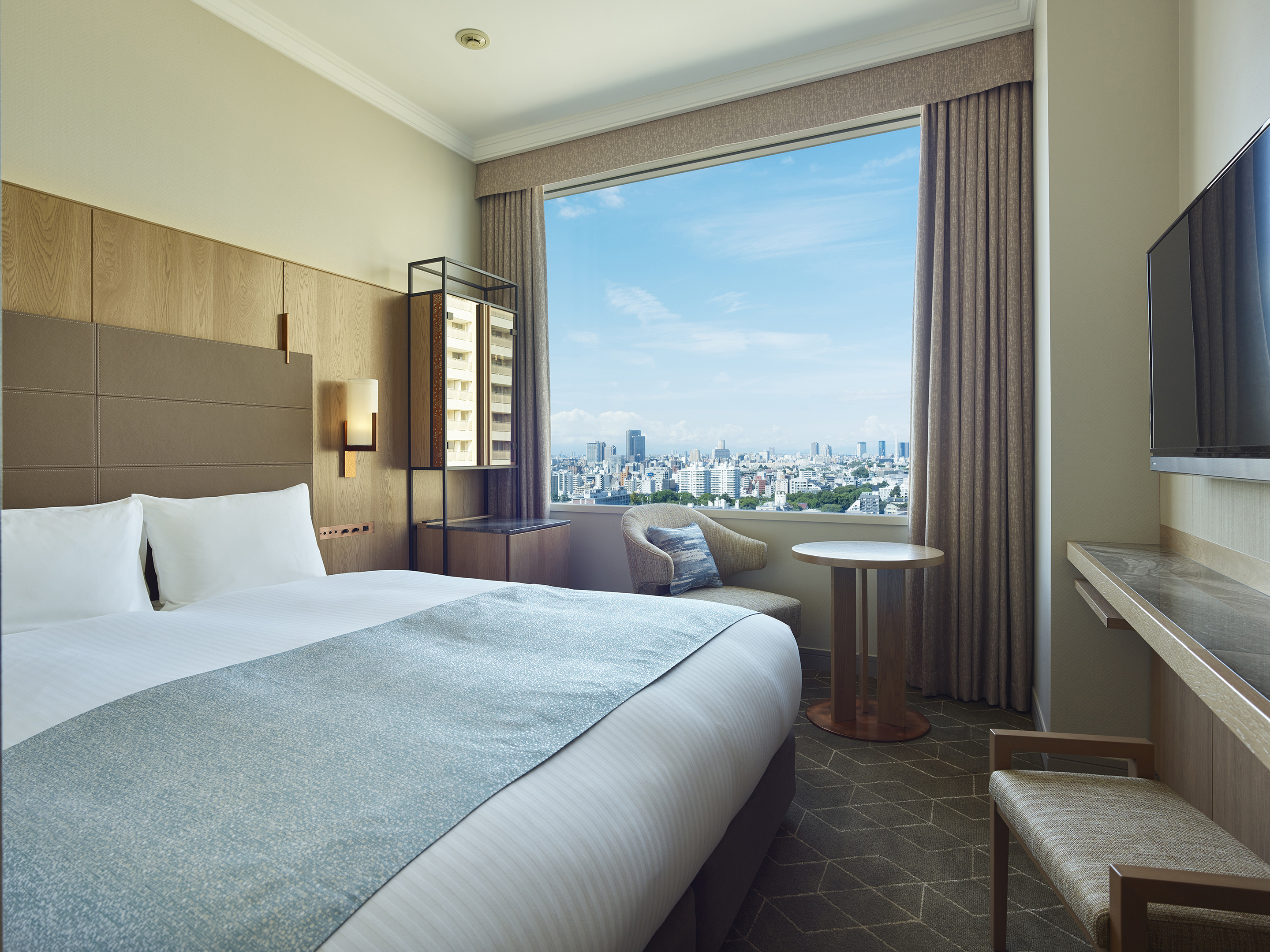 Double Queen Size Bed