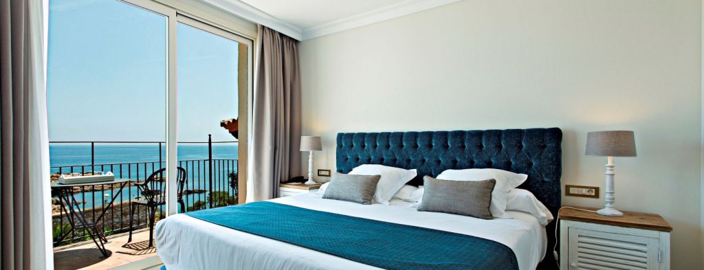 Double or Twin Sea View with Terrace