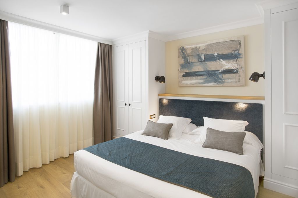 Double or Twin Standard