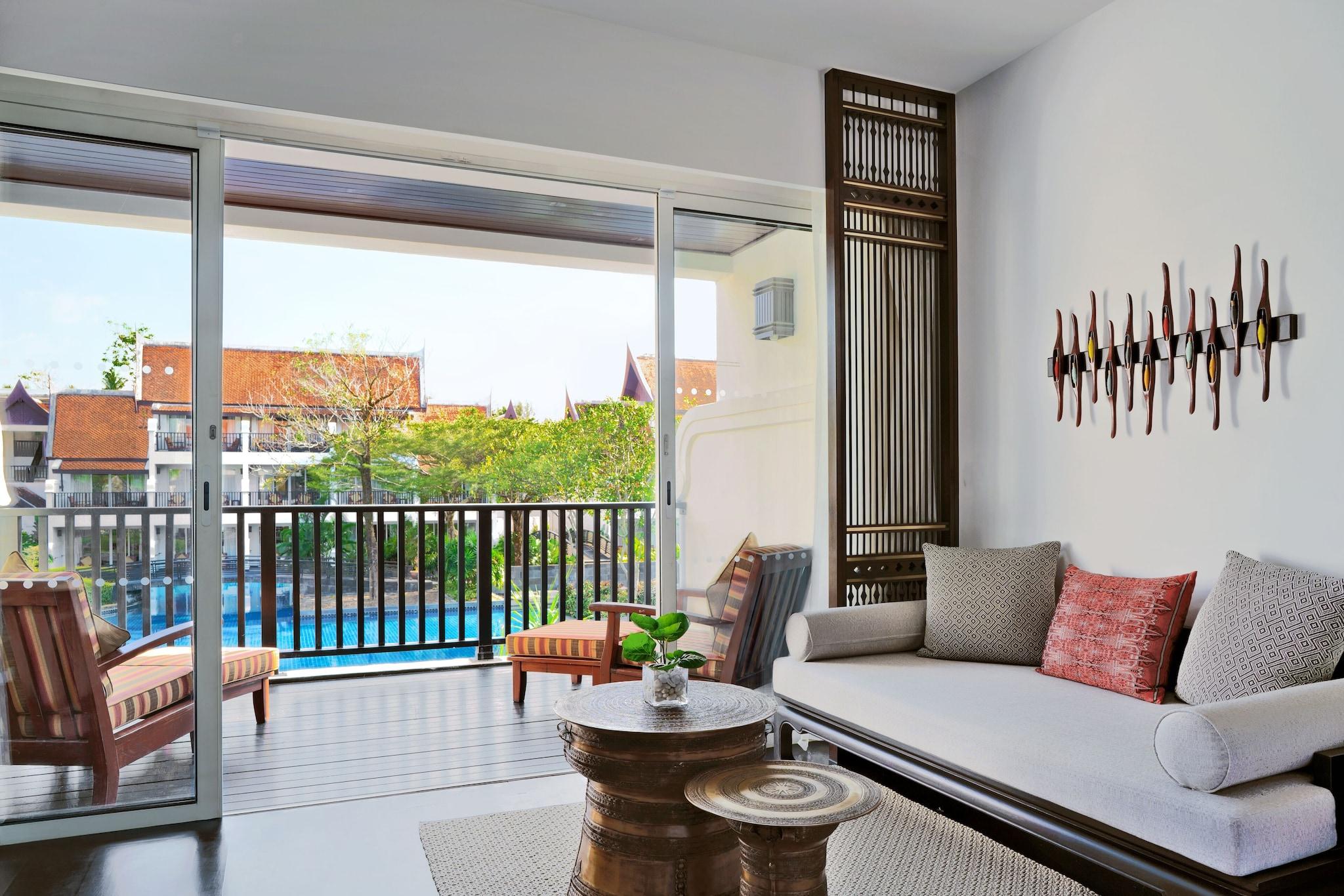 Twin Deluxe Pool View