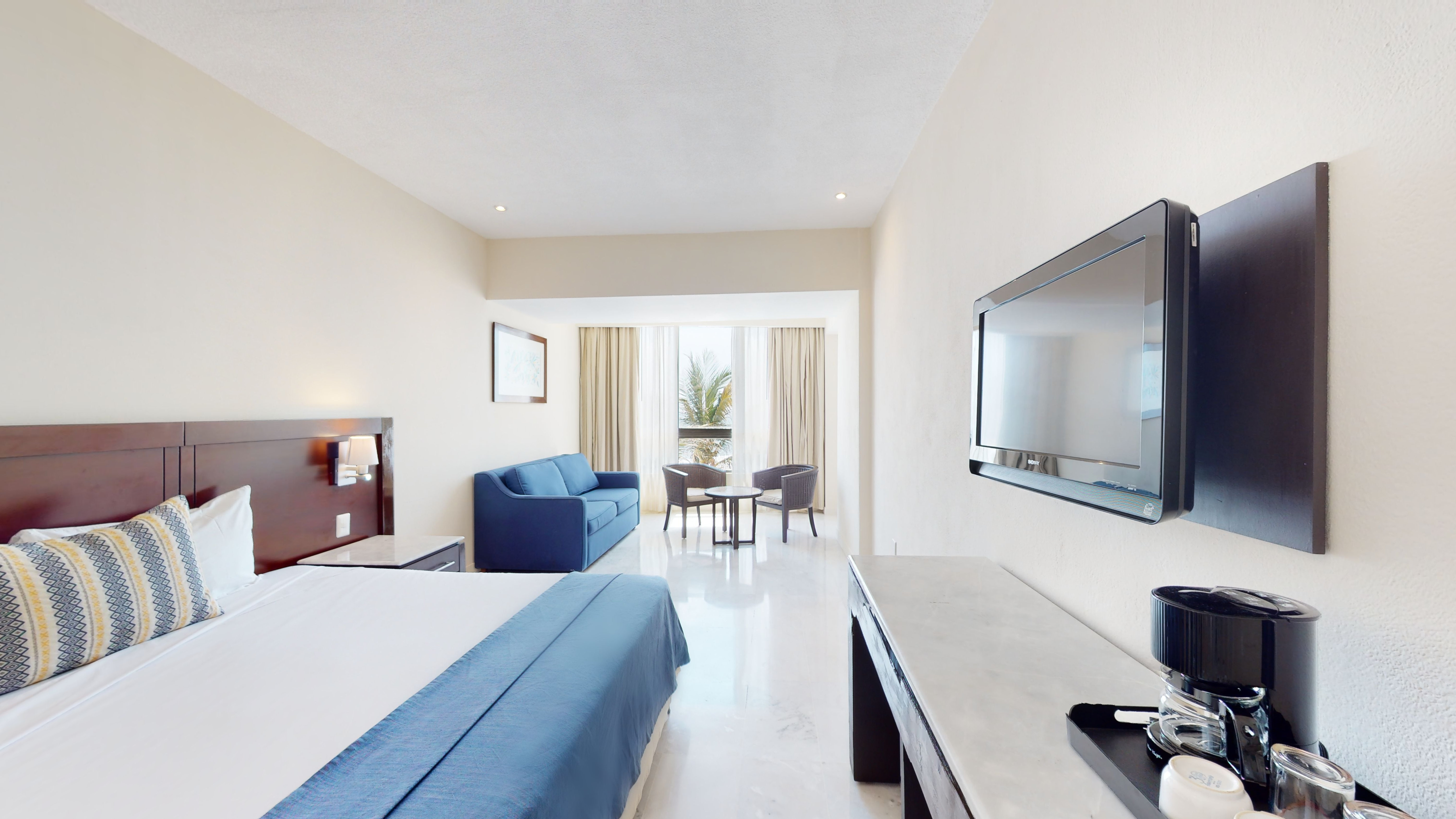 Junior Suite Ocean View King Bed