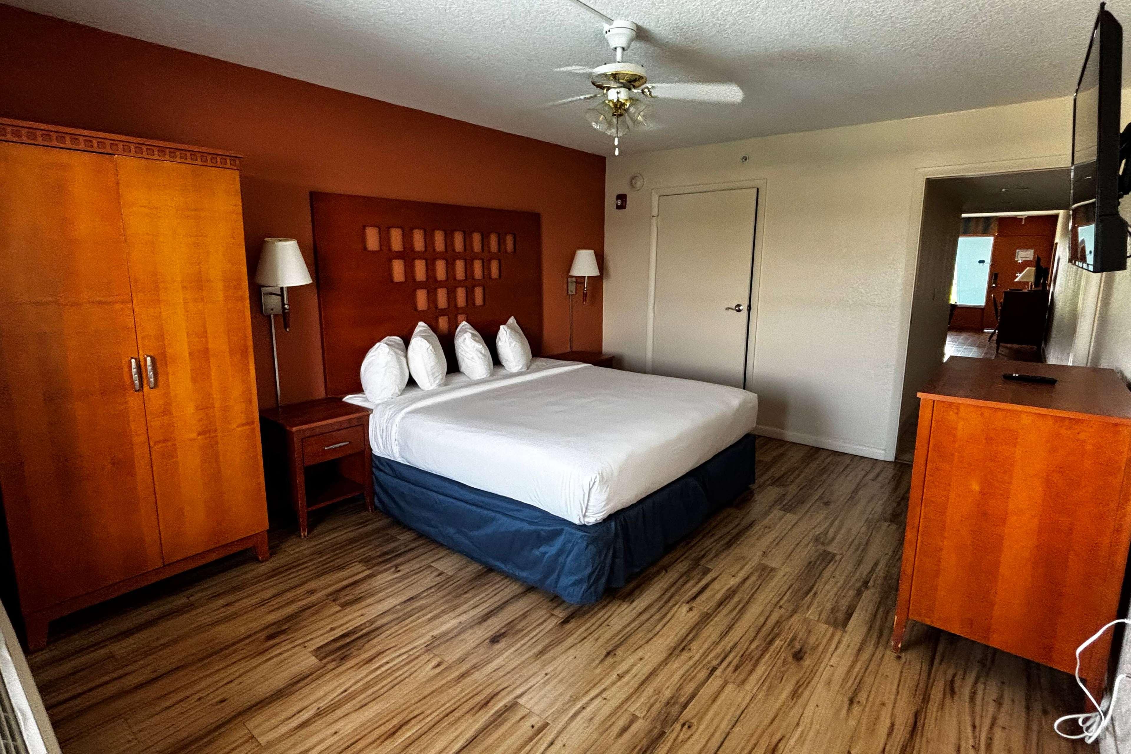 Suite Capacity 4