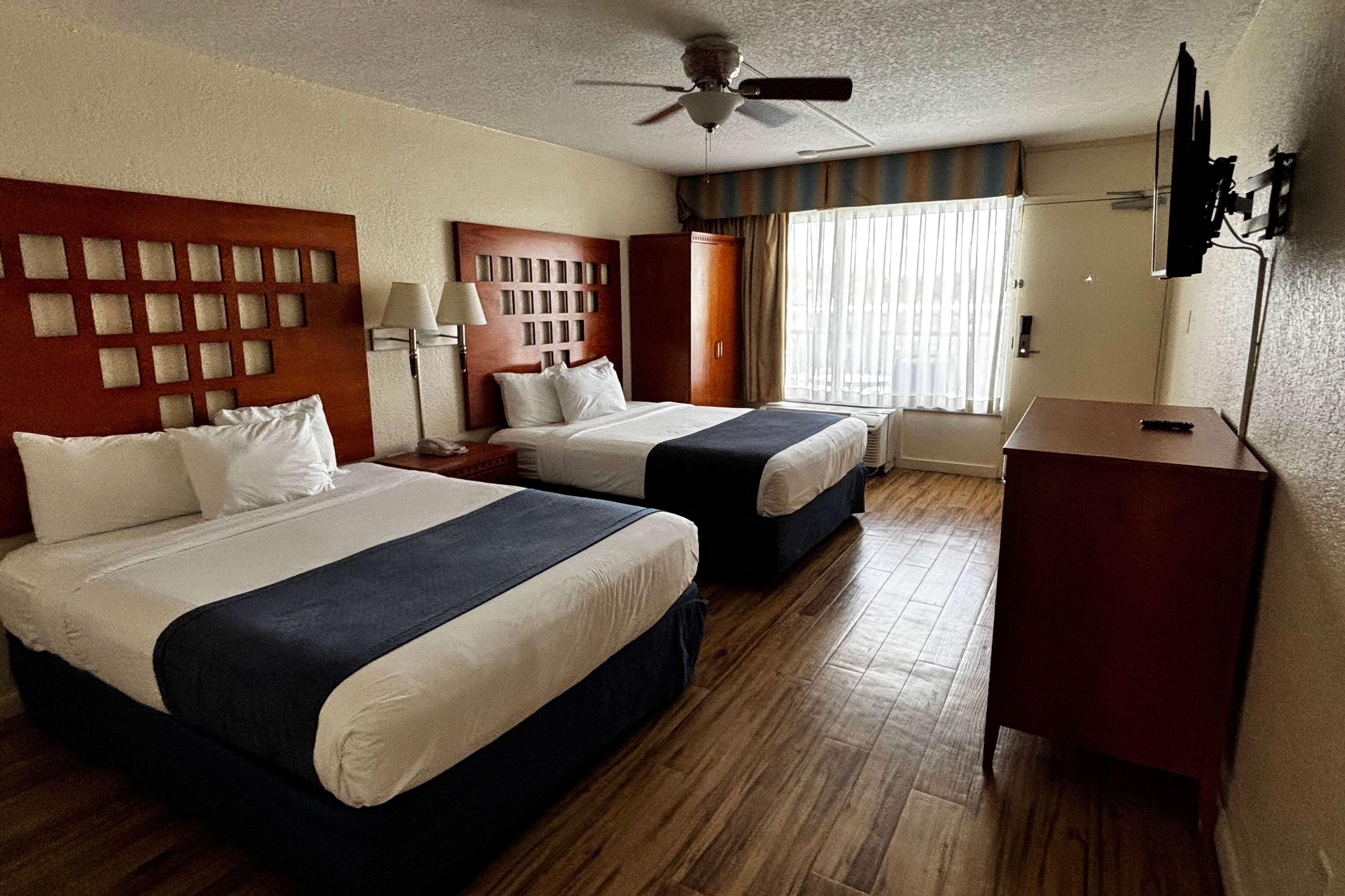 Suite Capacity 6