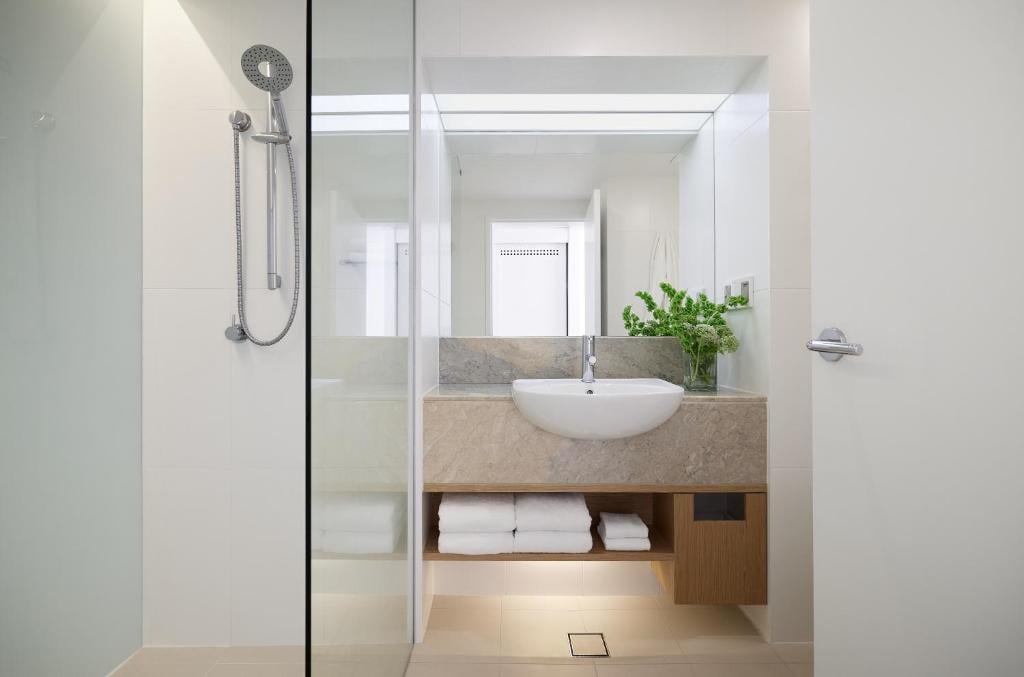 Double or Twin Deluxe Mountain View