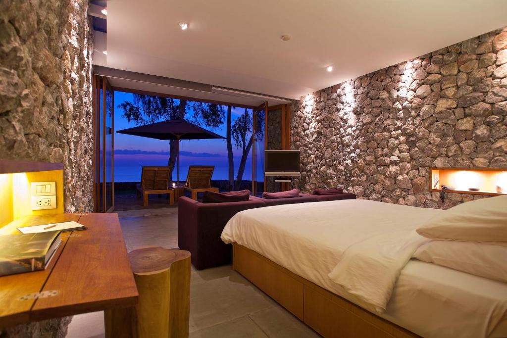 Double Deluxe Ocean Front