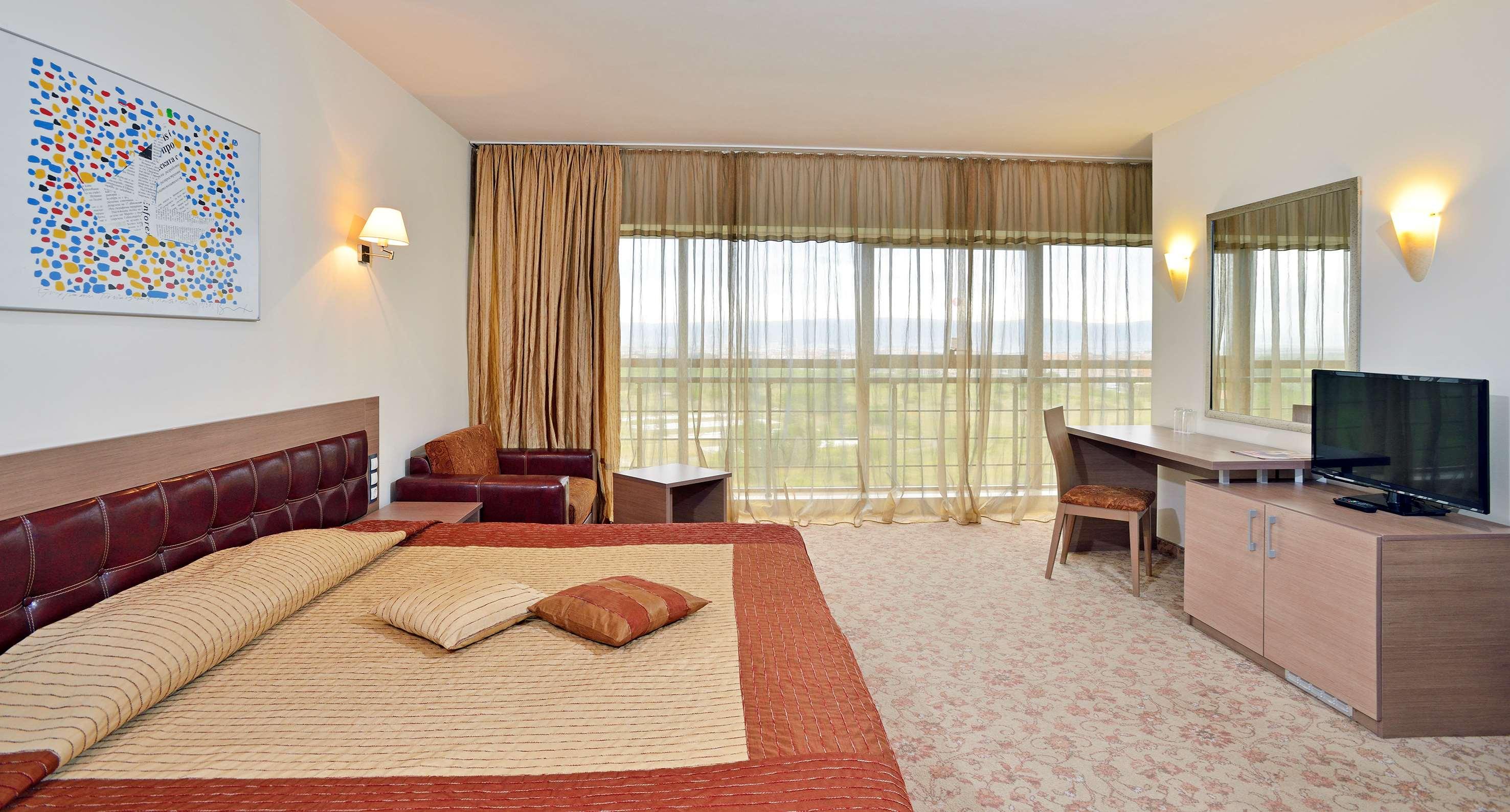 Junior Suite Pool View