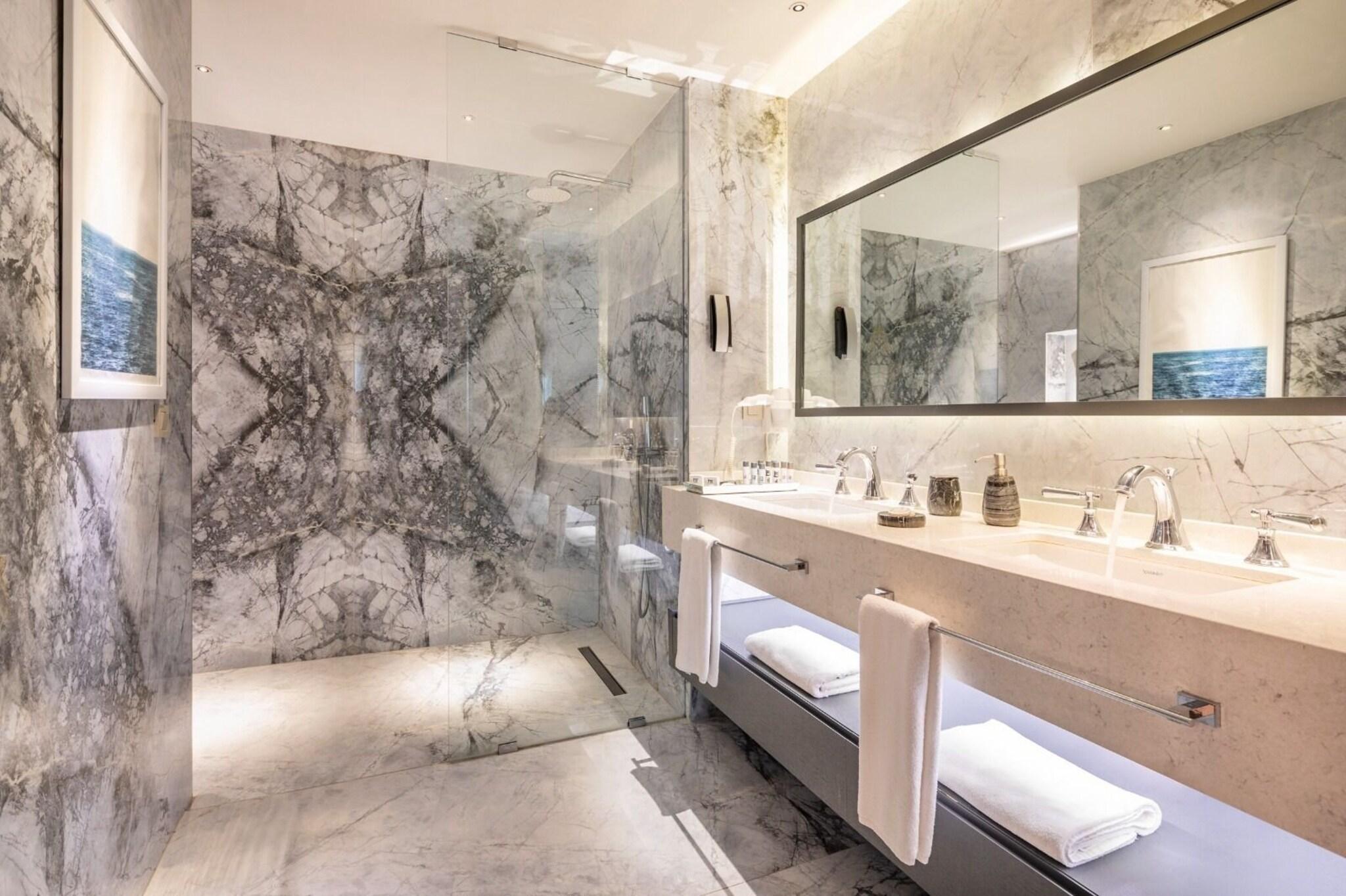 Family Room Superior