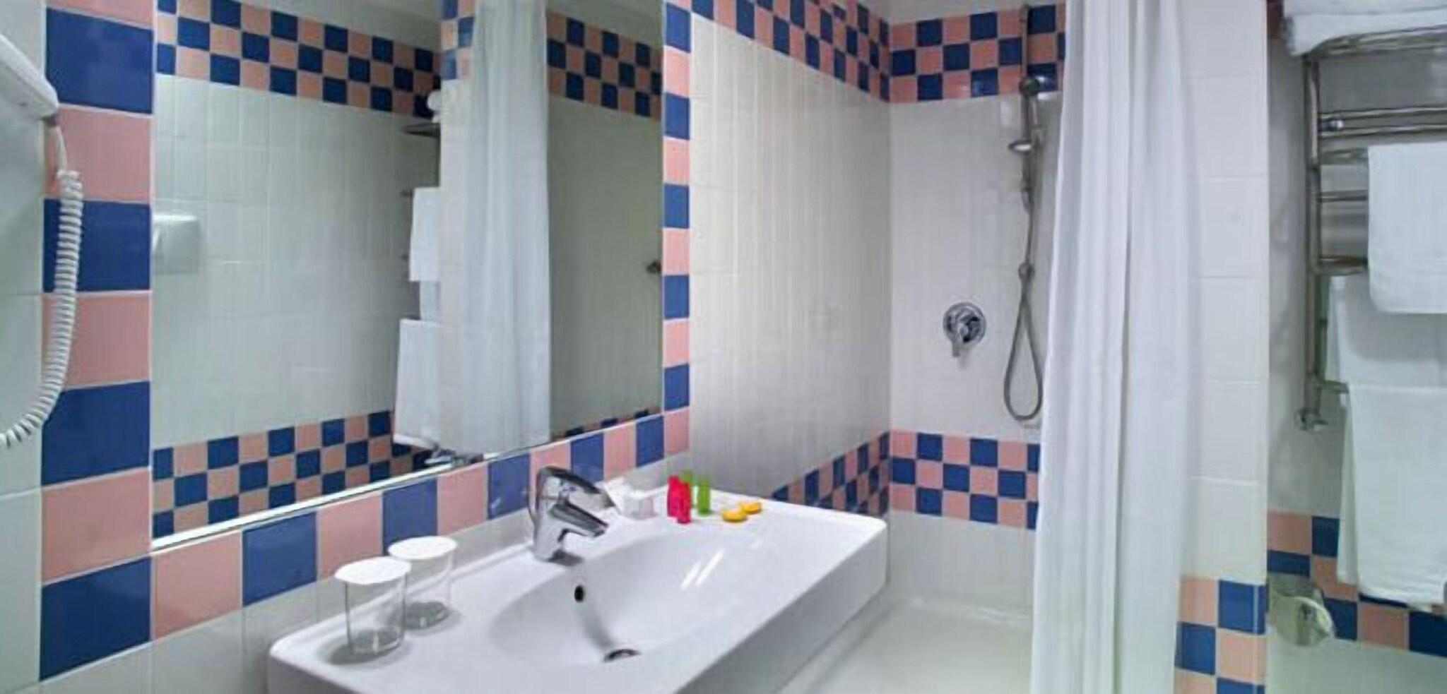 Quadruple Superior with Views