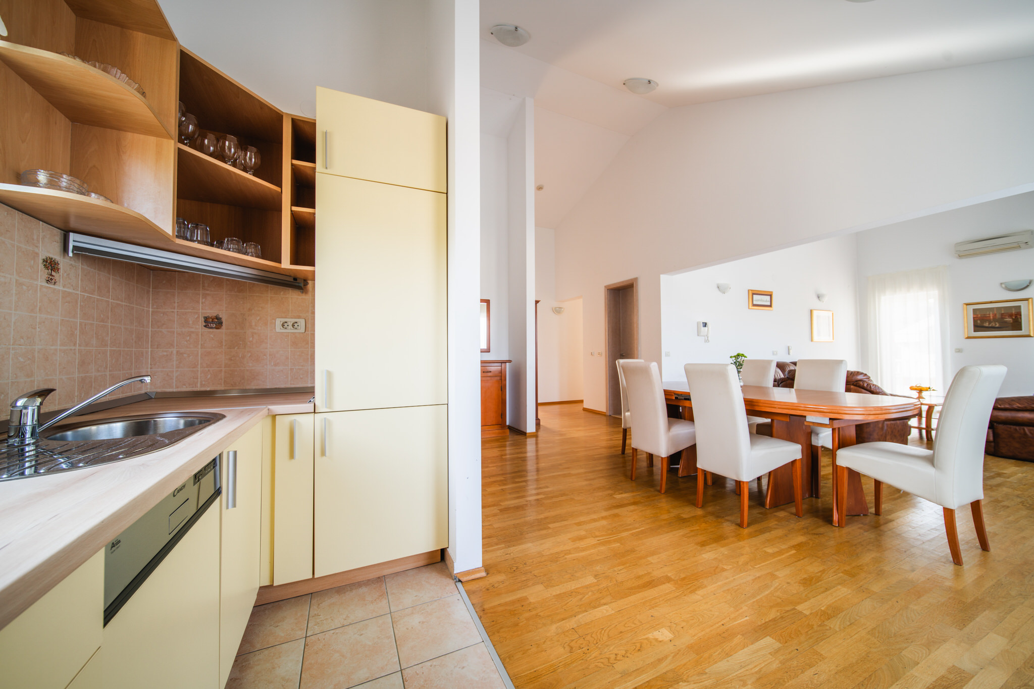 Apartment Capacity 8