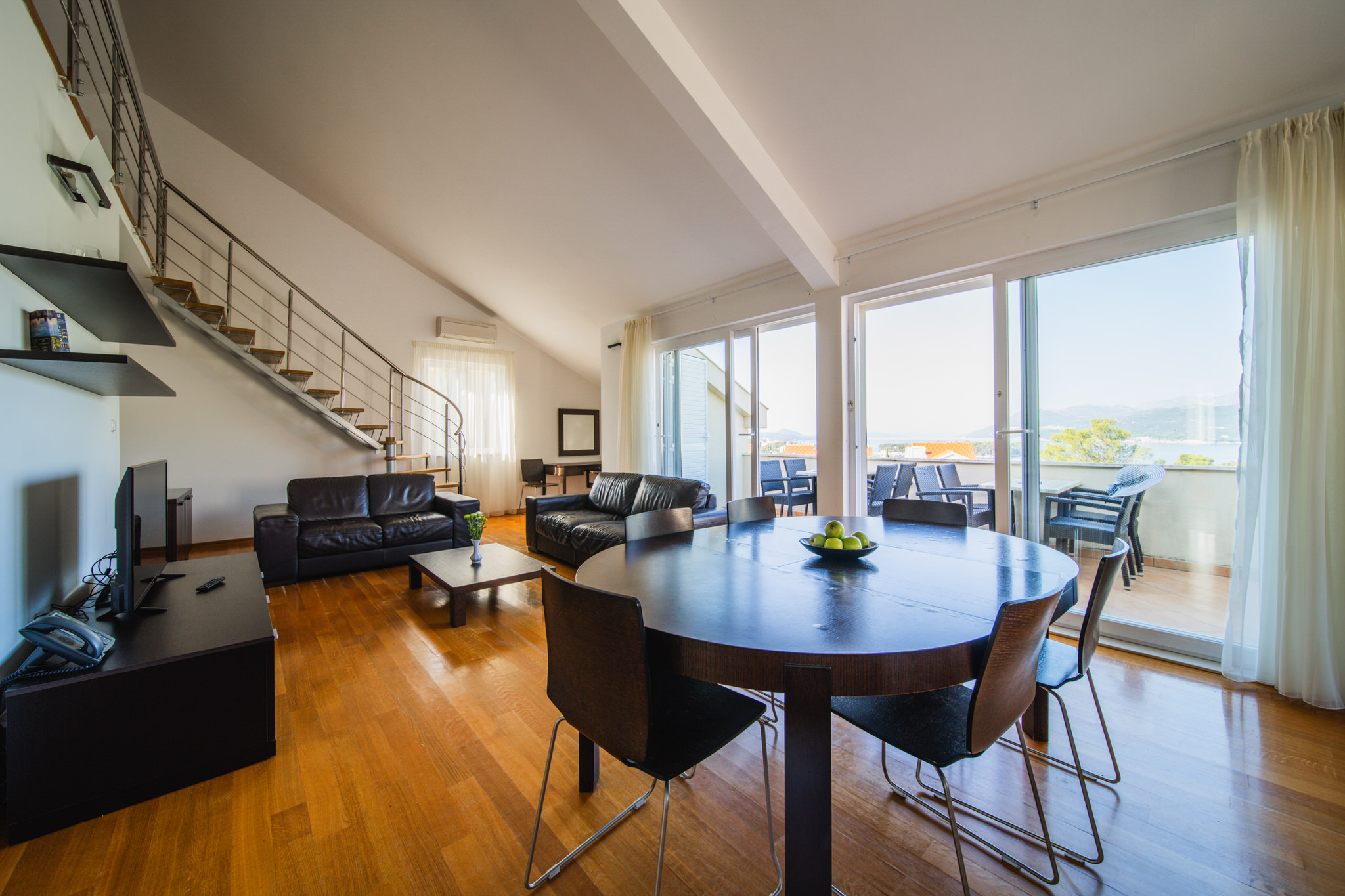 Apartment Capacity 8