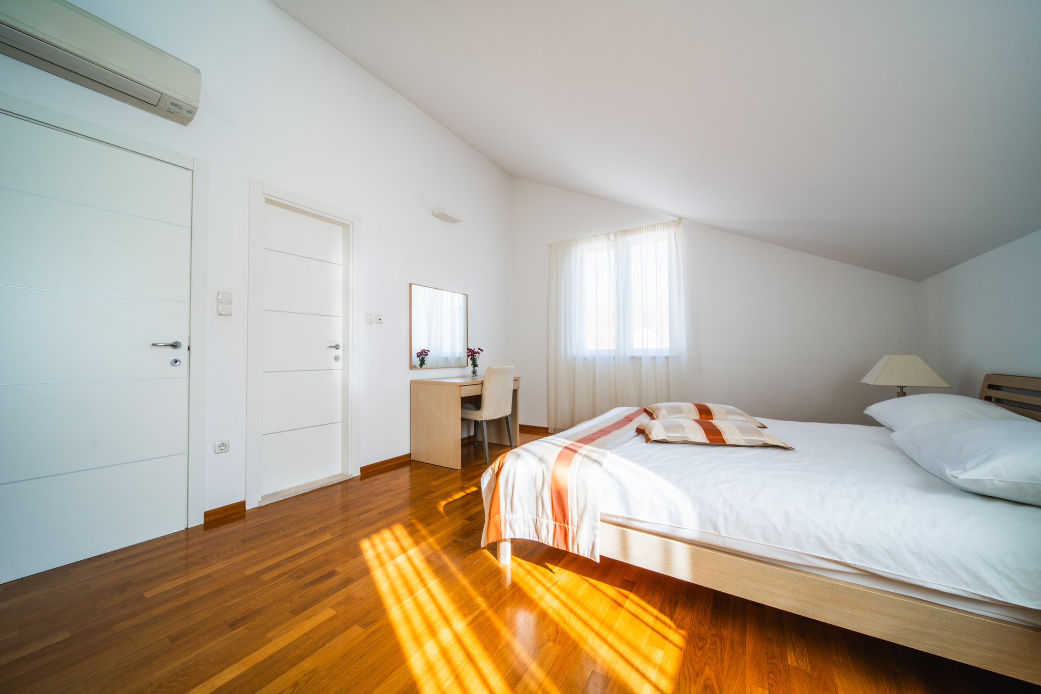 Apartment Capacity 8