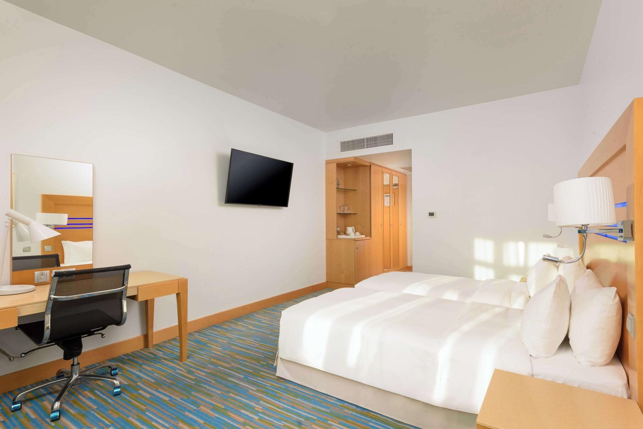 Double Superior Queen Bed