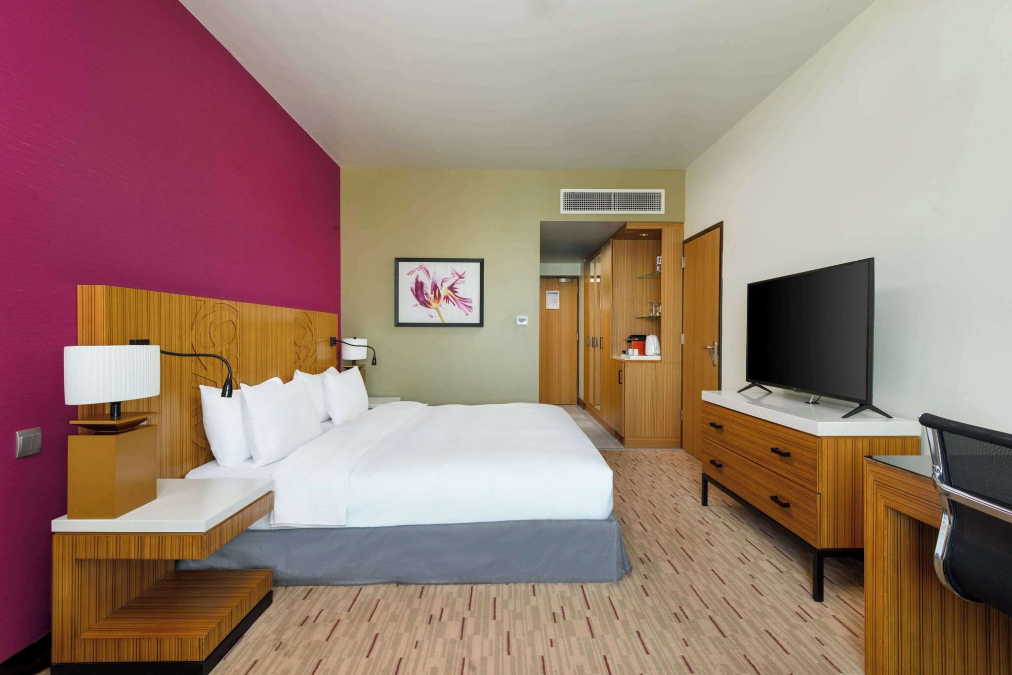 Double Executive Queen Bed