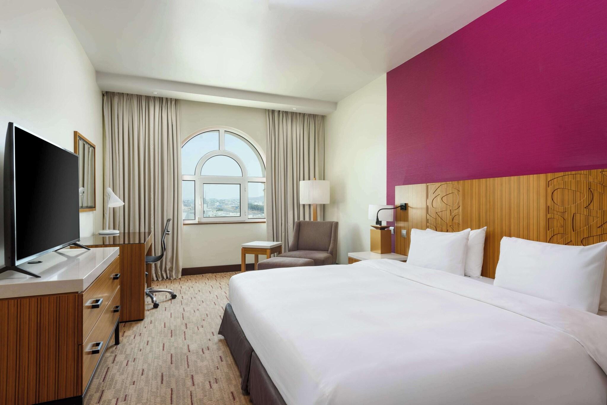 Double Executive Queen Bed