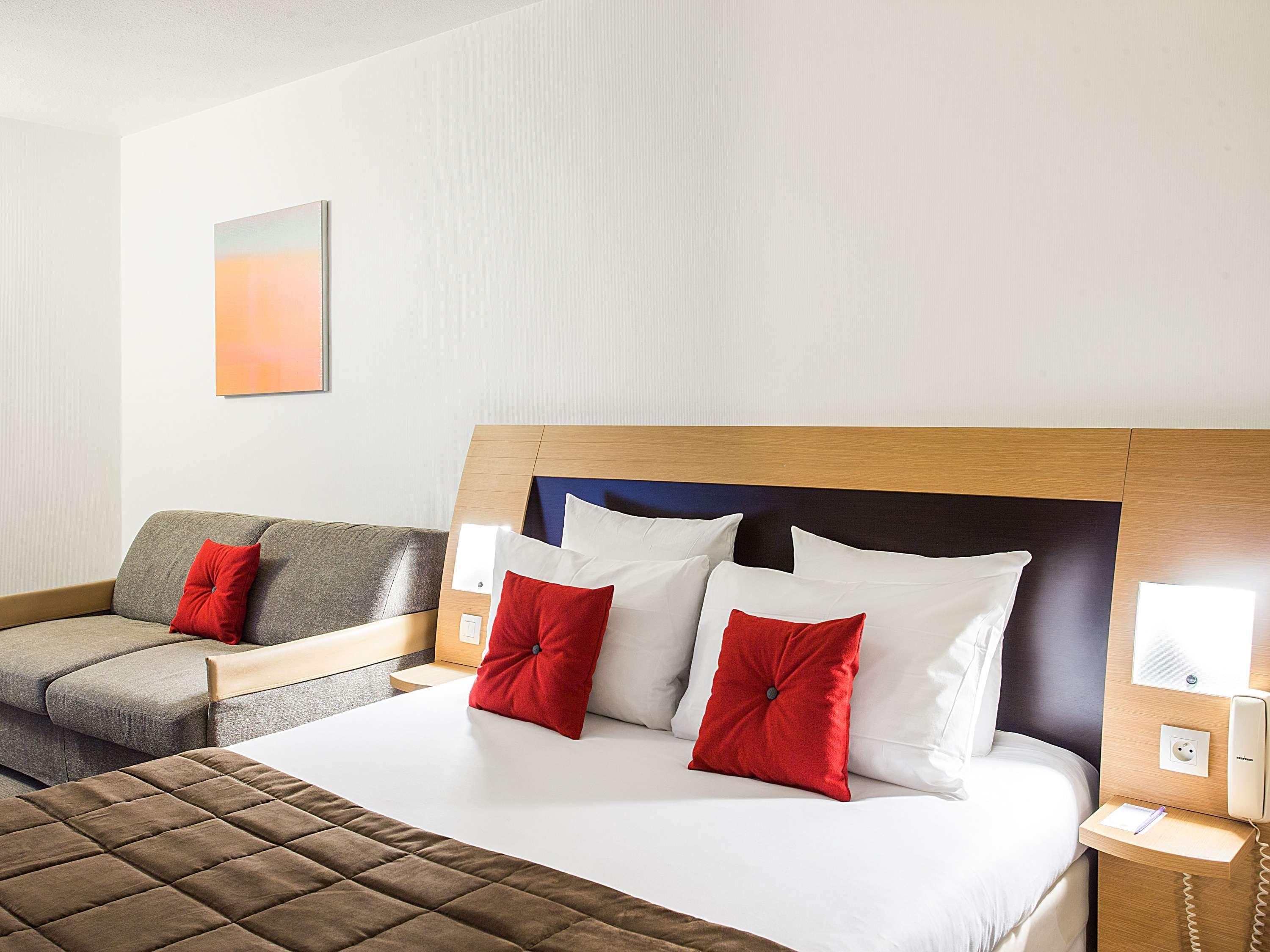 Double Classic Queen Bed