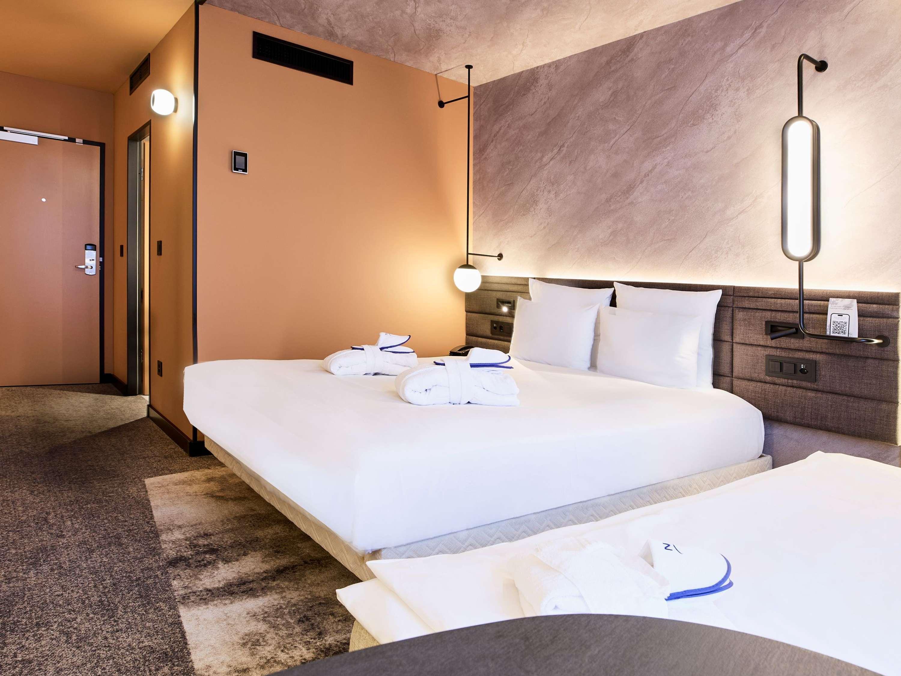 Family Room Executive