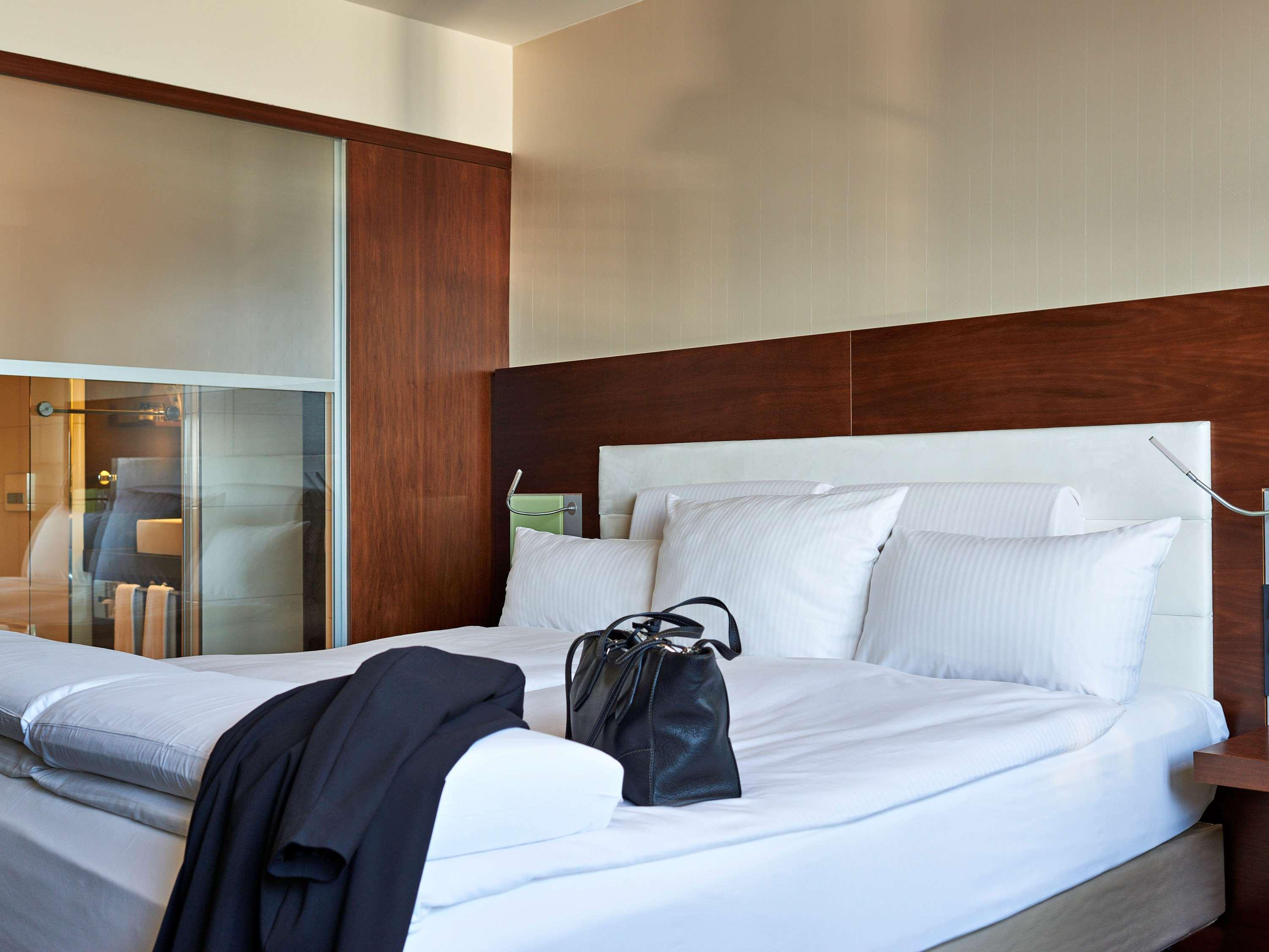 Double Deluxe King Bed