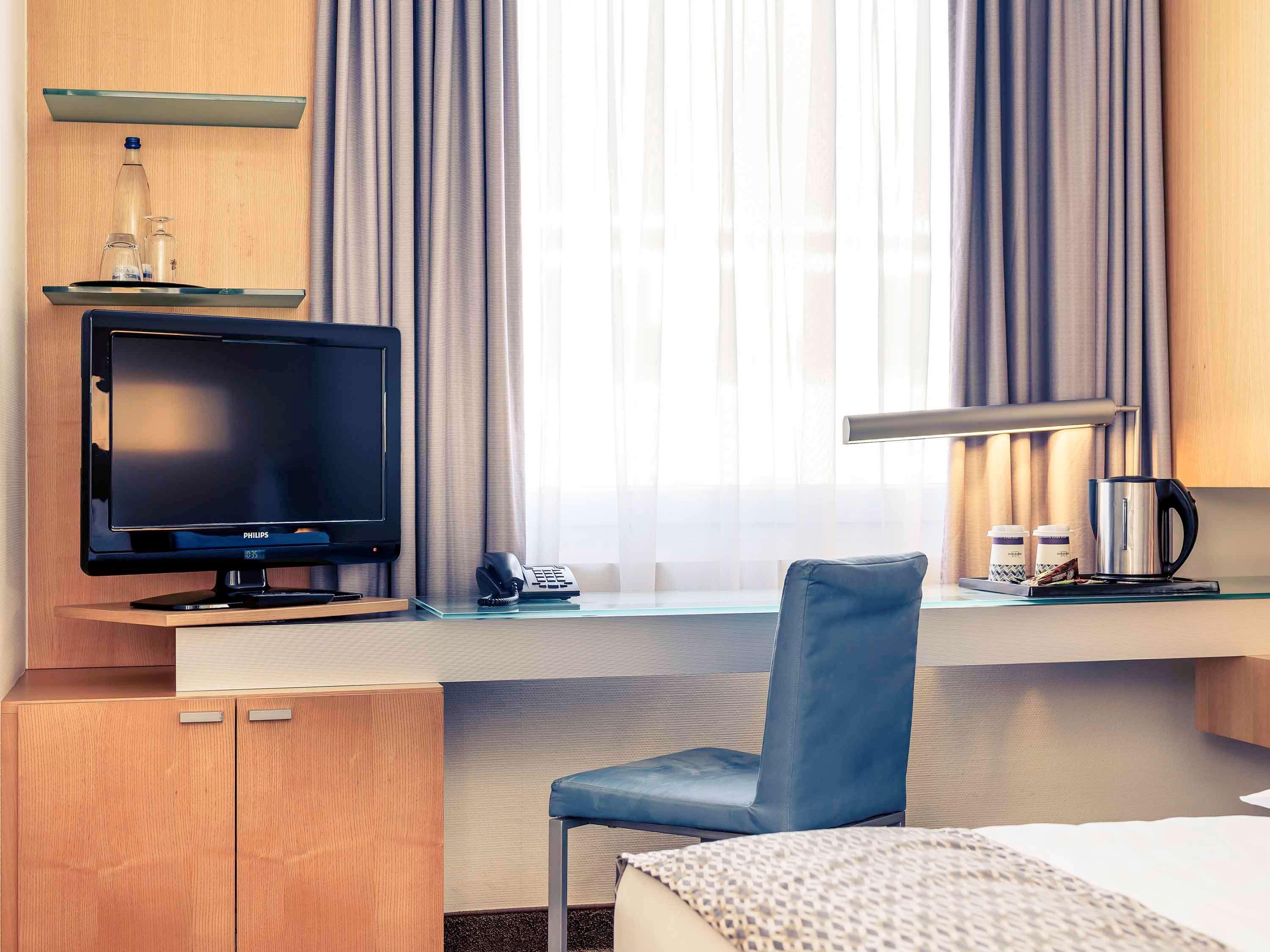 Double Queen Size Bed