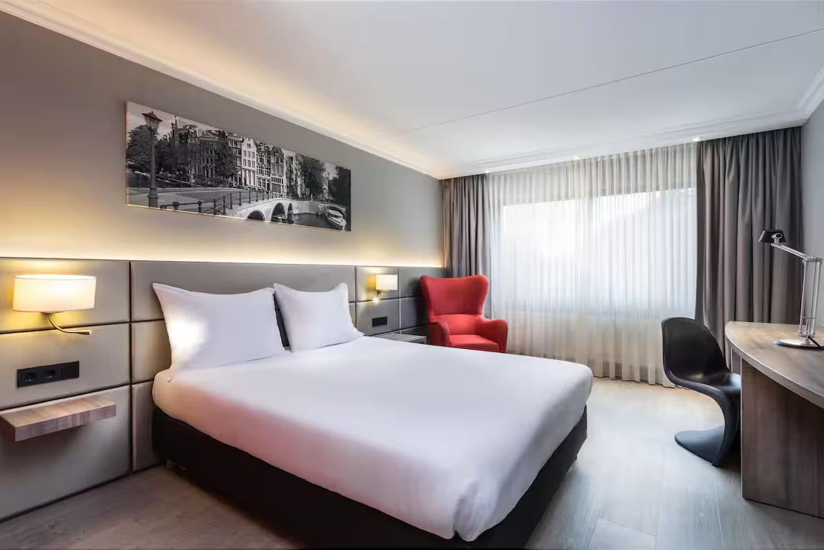 Double Queen Size Bed